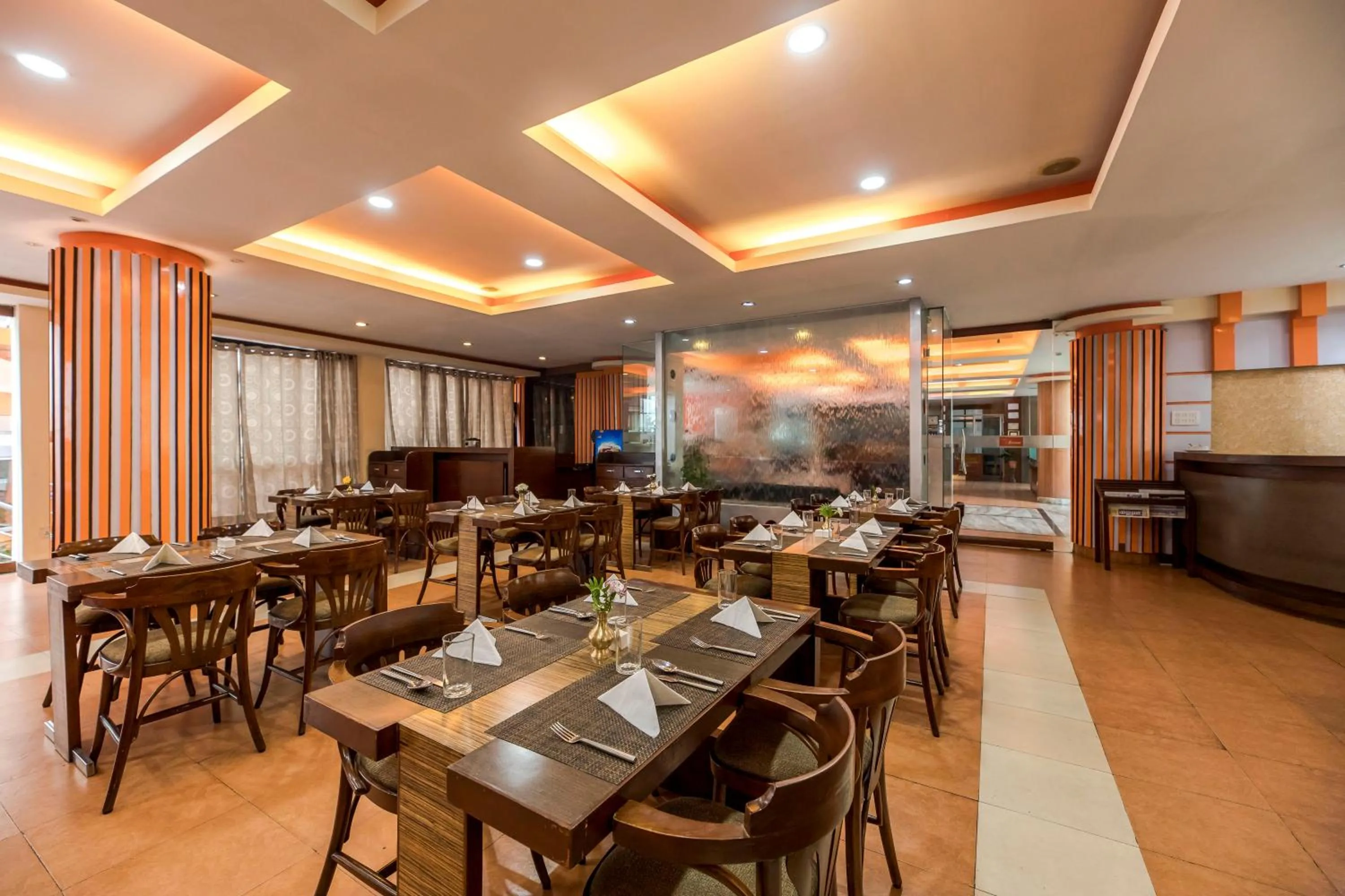 Restaurant/Places to Eat in Airport Hotel