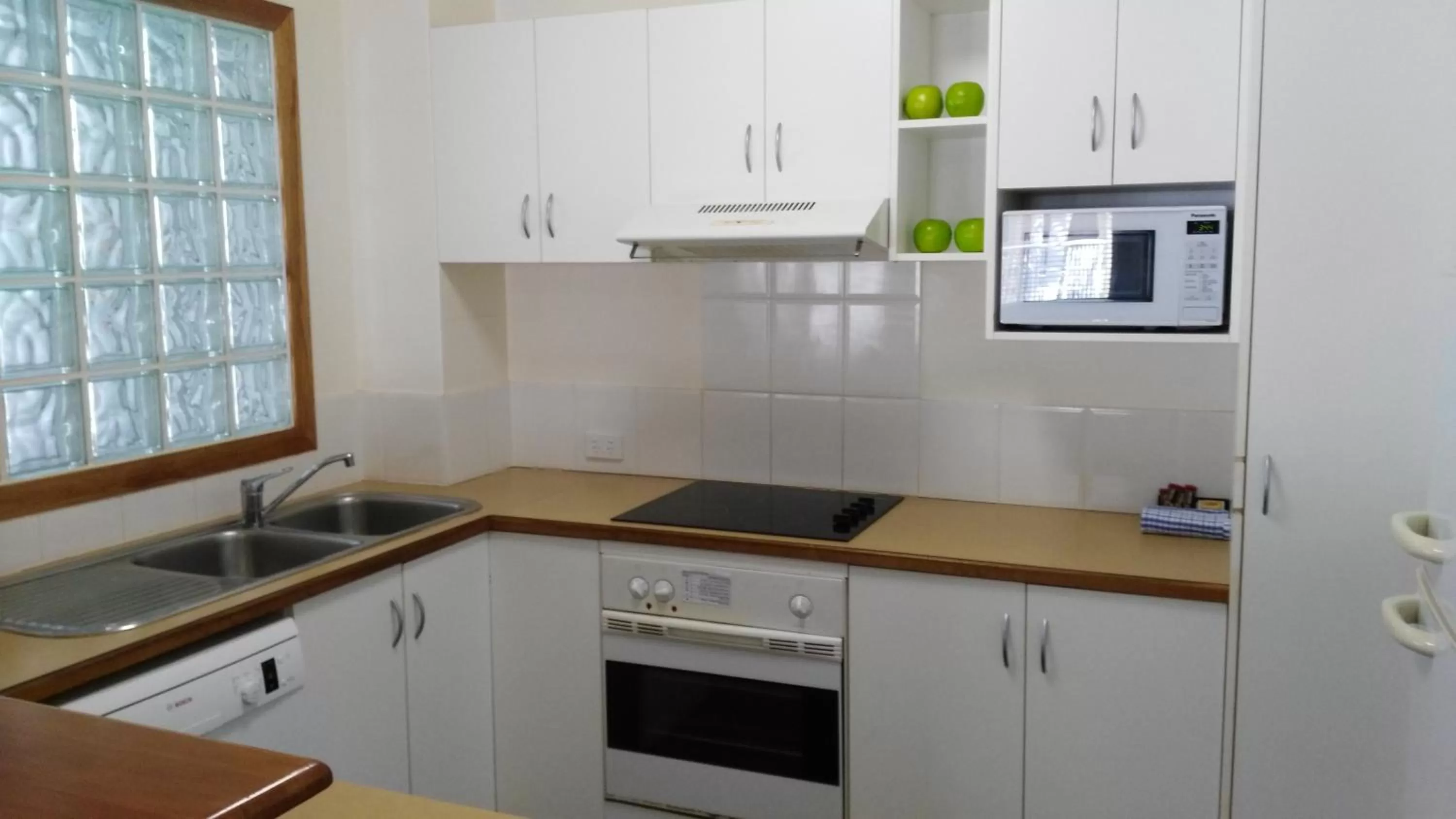 Kitchen or kitchenette in South Pacific Resort & Spa Noosa