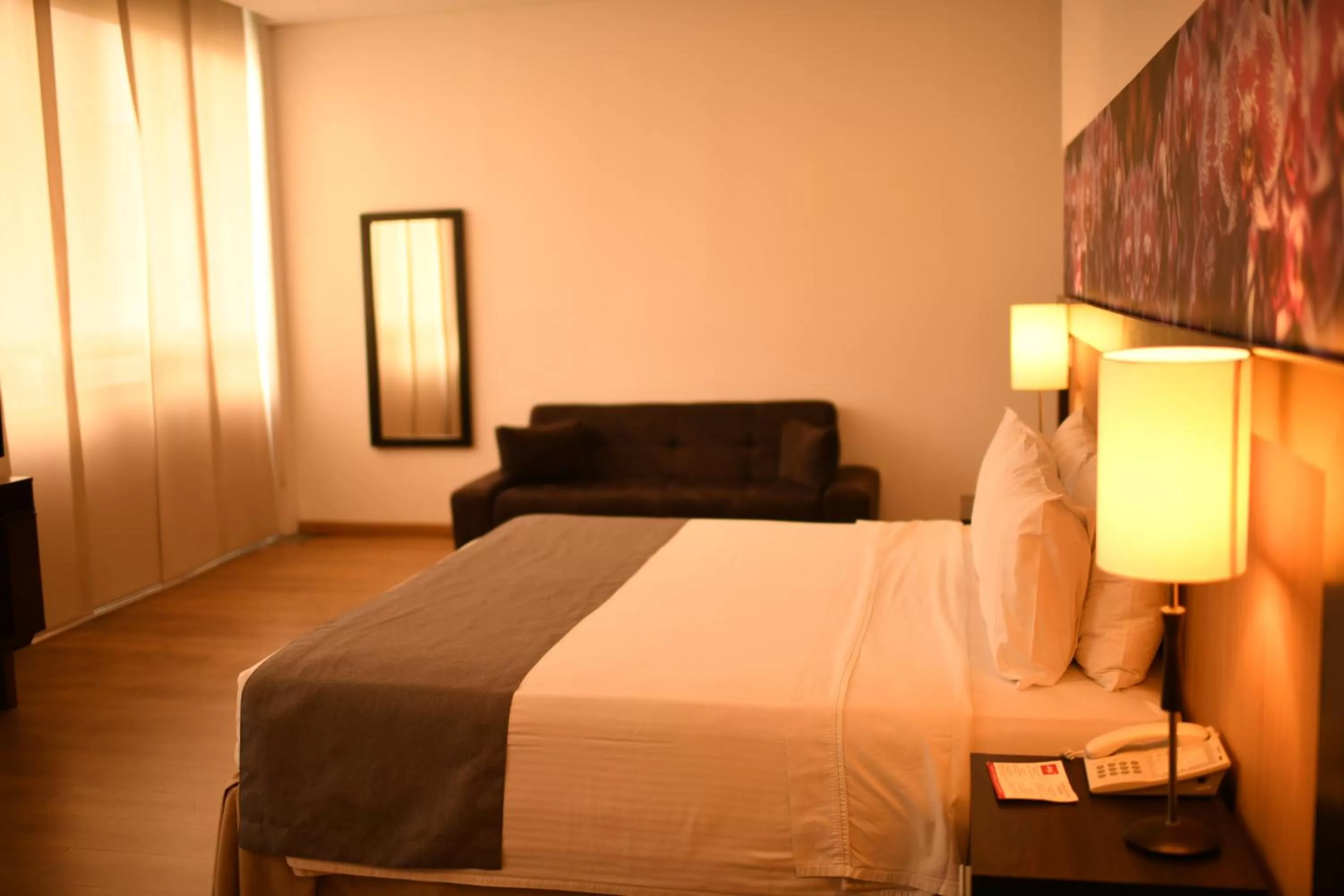 Bed in Best Western Plus Hotel Sandiego