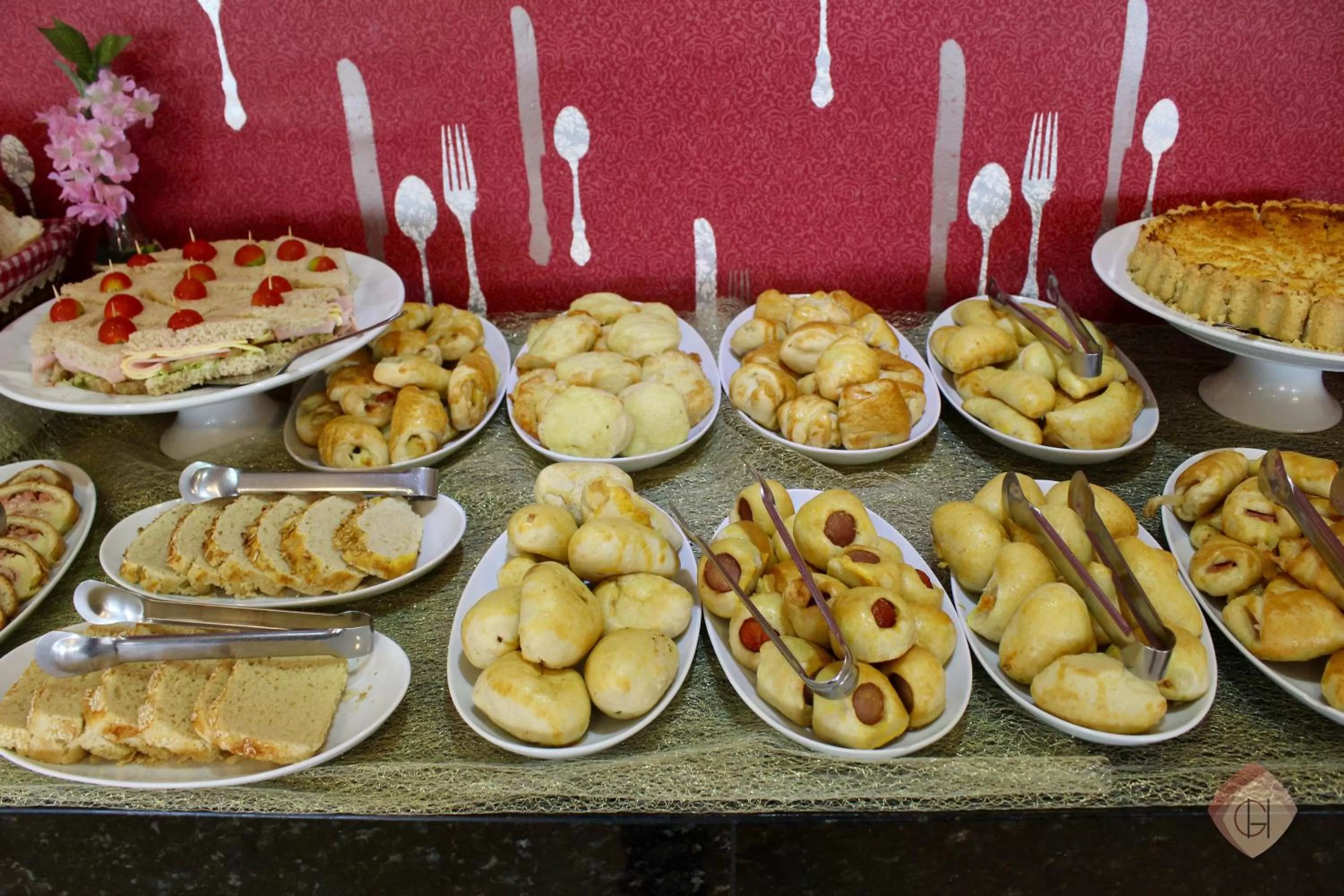 Buffet breakfast in Grand Hotel Guarujá - A sua Melhor Experiência na Praia!