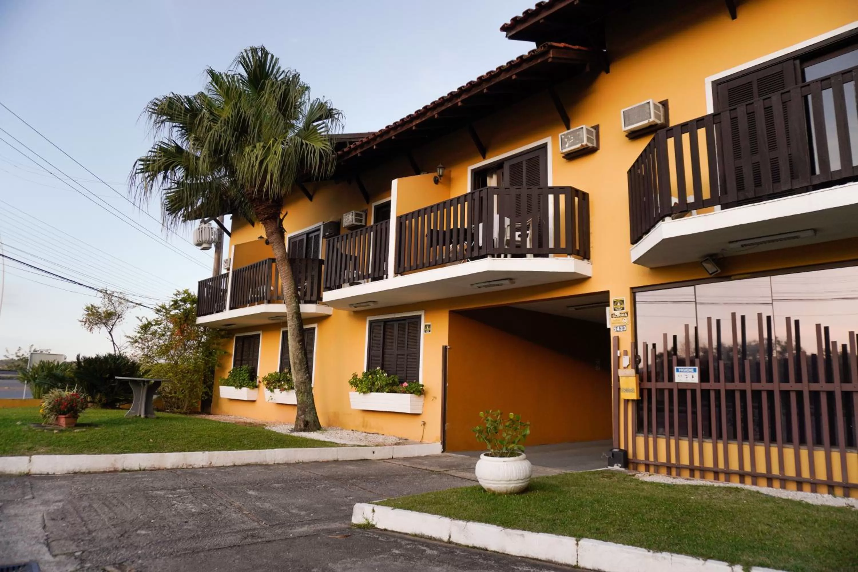 Facade/entrance, Property Building in Pousada Dunasol Floripa