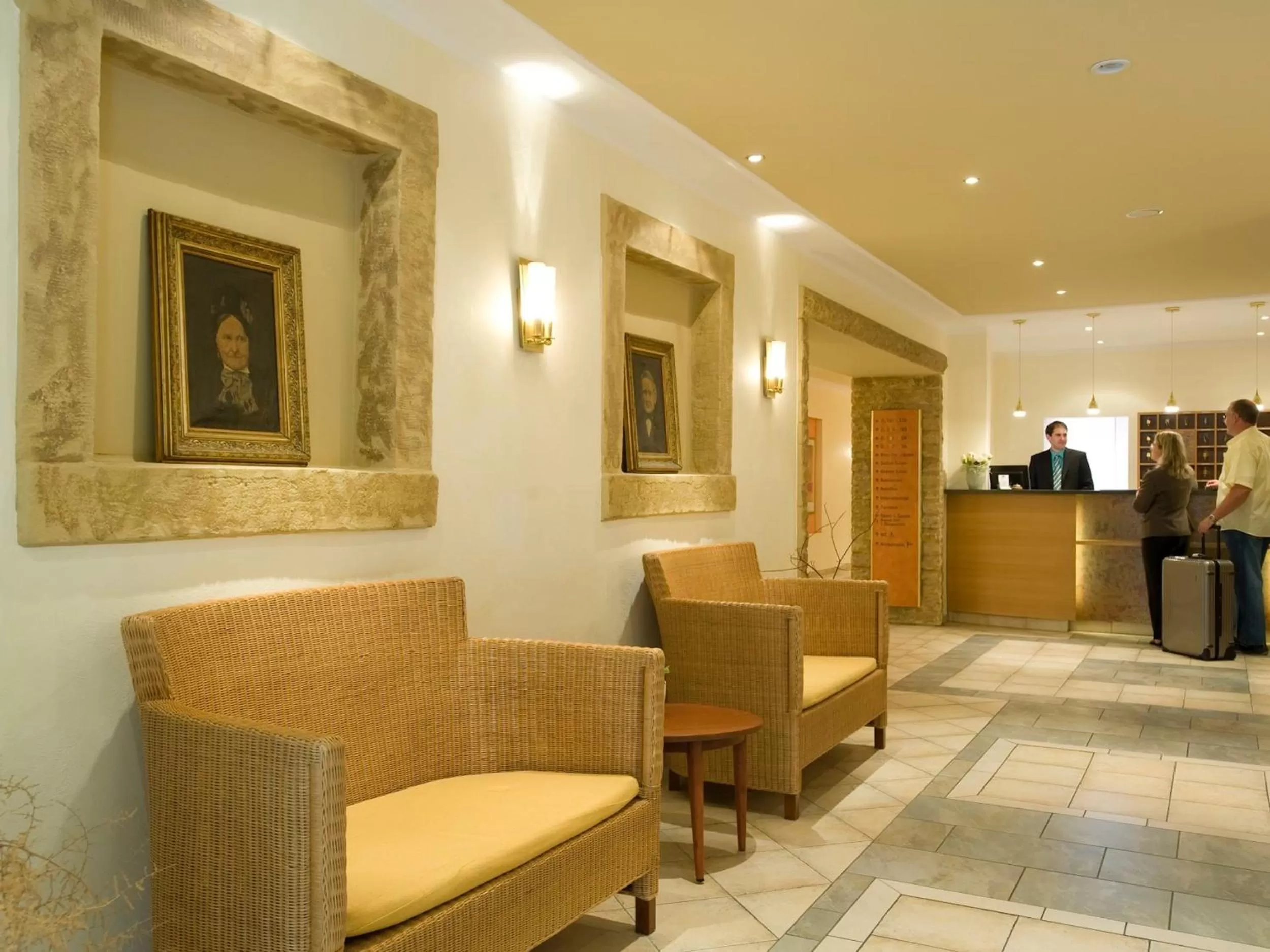 Lobby or reception in IDINGSHOF Hotel & Restaurant