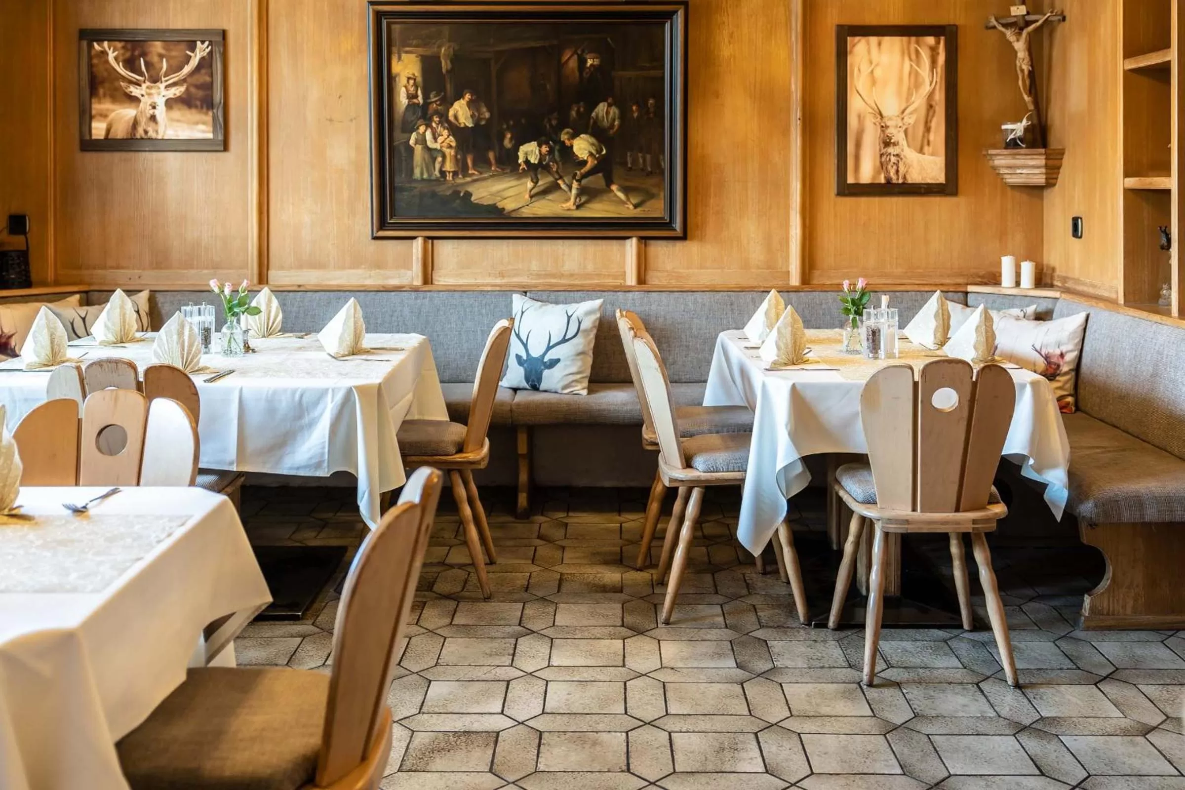 Restaurant/Places to Eat in Hotel-Gasthof Zum Dragoner