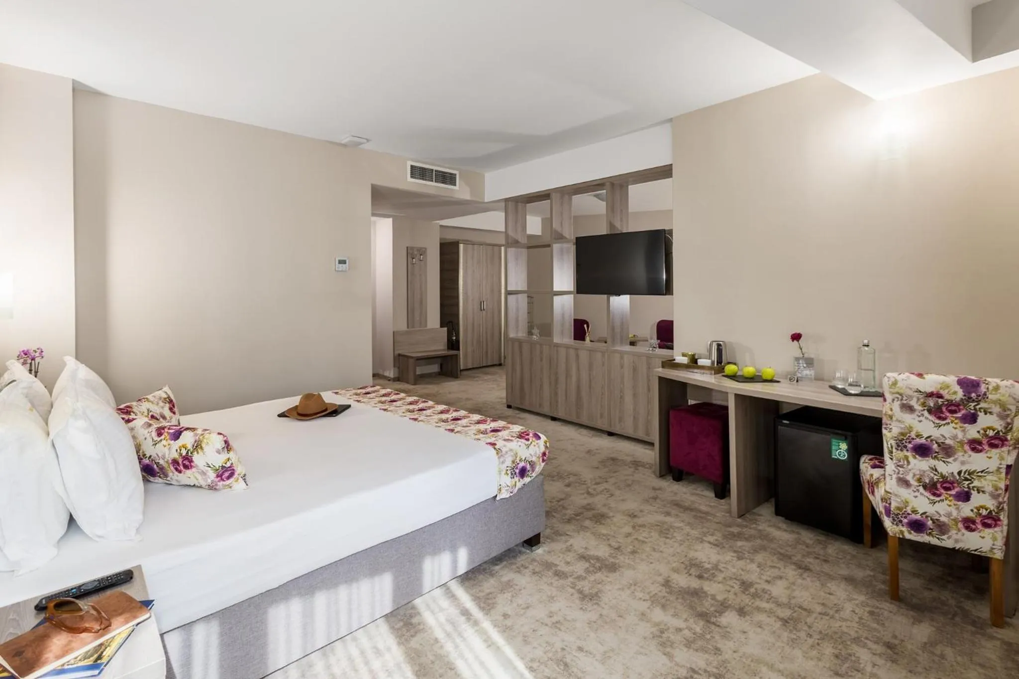 Bedroom, Bed in Prestige Boutique Hotel Craiova