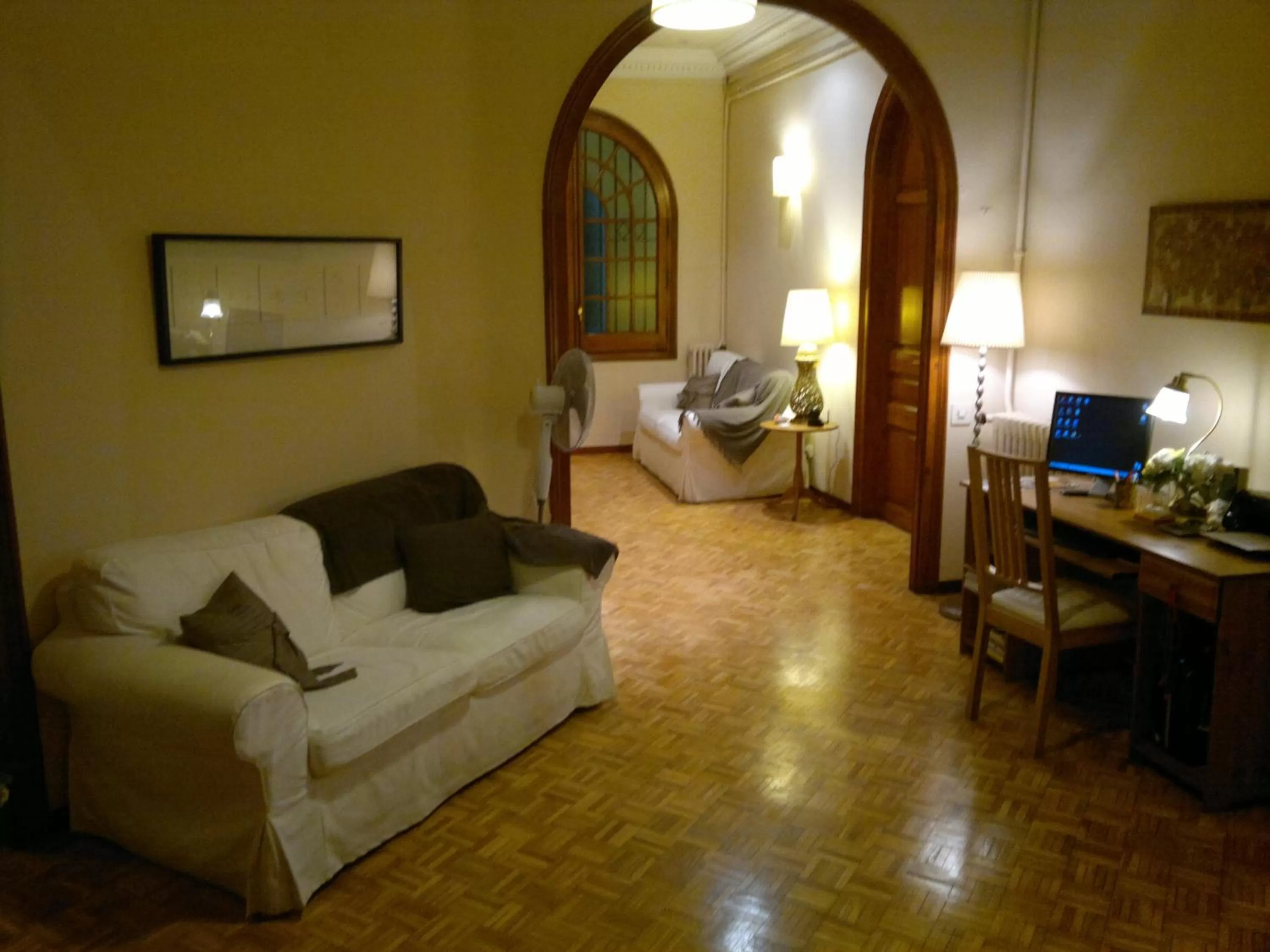 Communal lounge/ TV room, Seating Area in Ally's Bed&Breakfast,