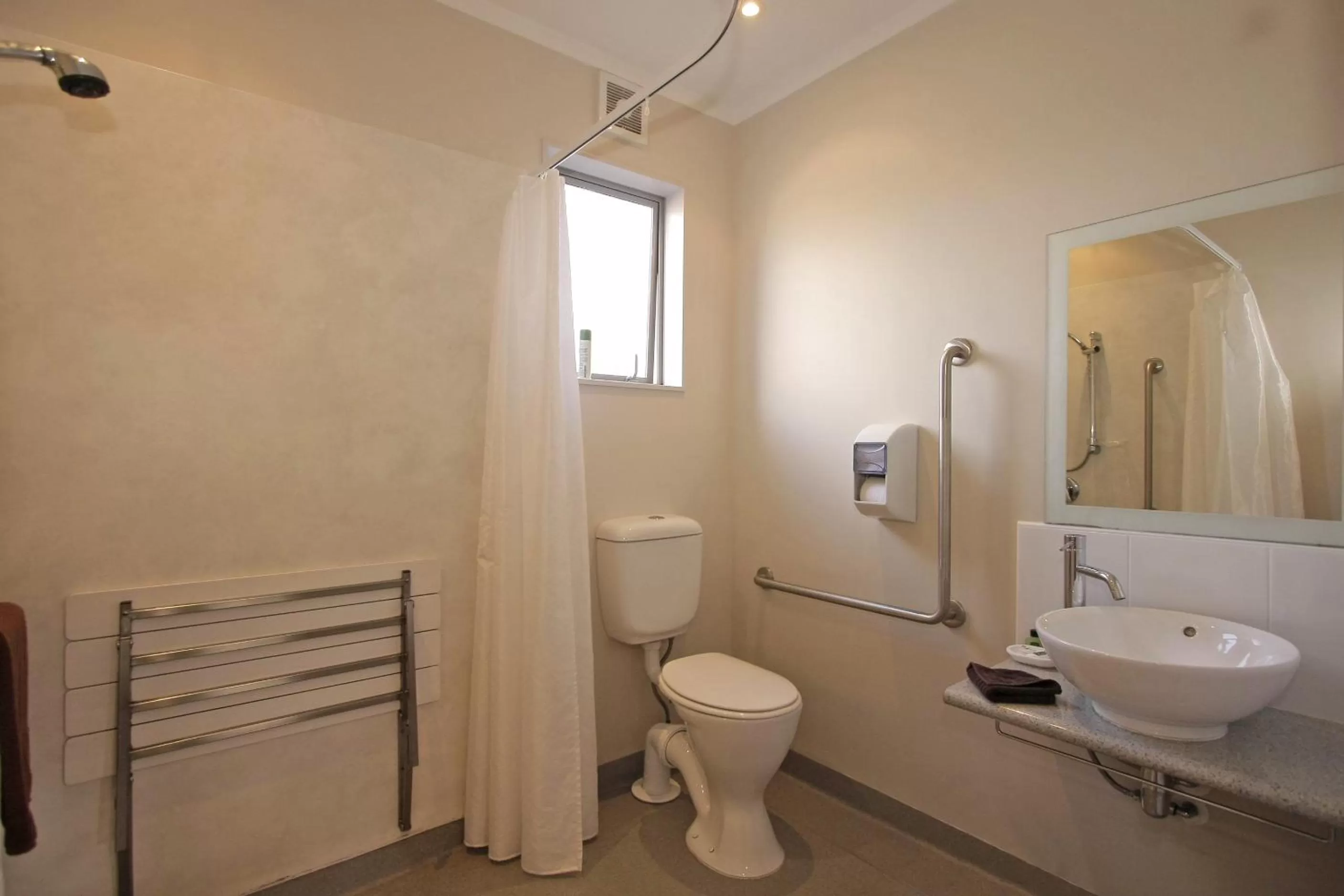 Shower in Big Five Motel