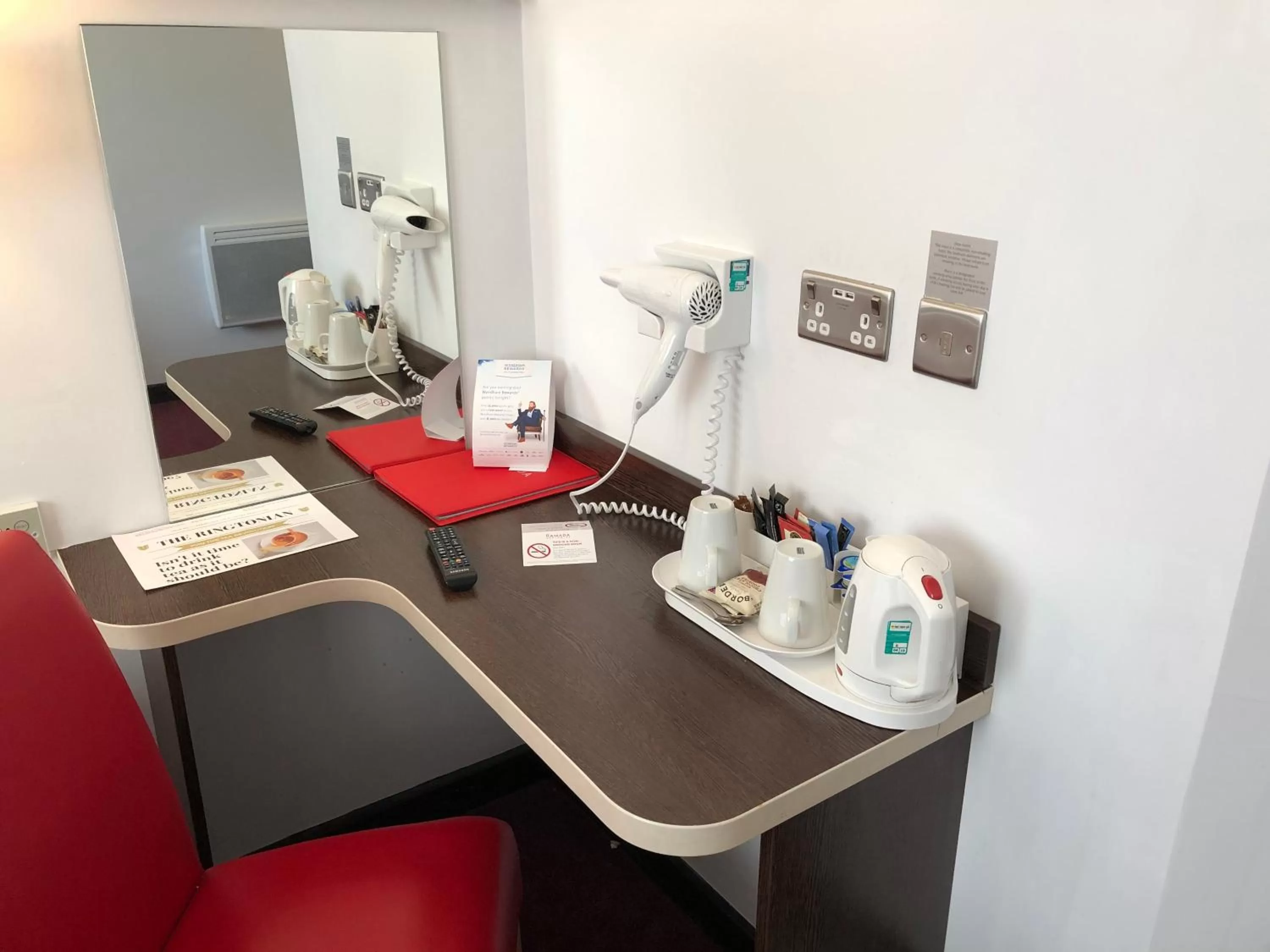 Coffee/tea facilities in Ramada Milton Keynes