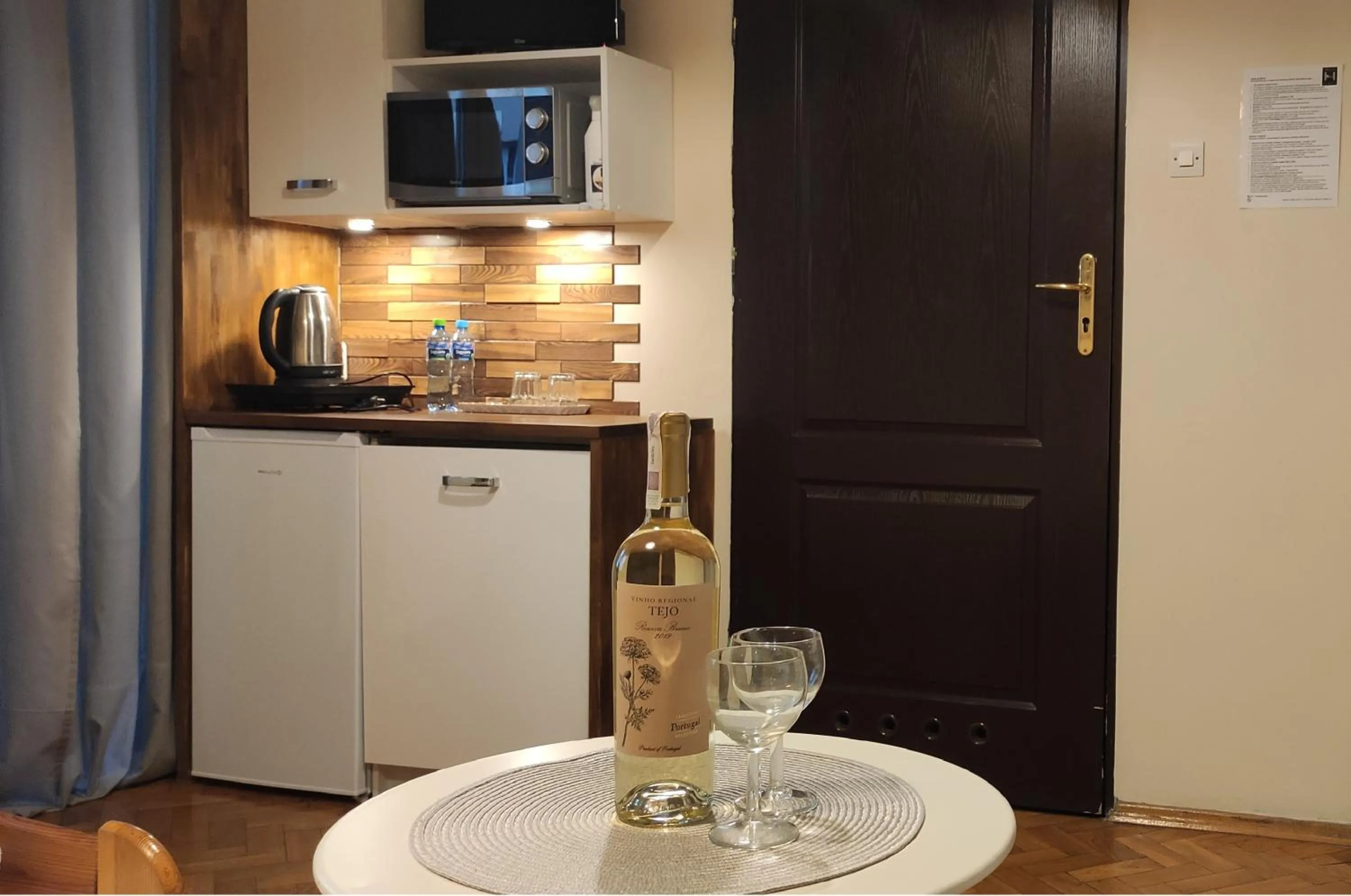 Shower in Hostel Helvetia Rooms Warsaw CITY CENTER and OLD TOWN