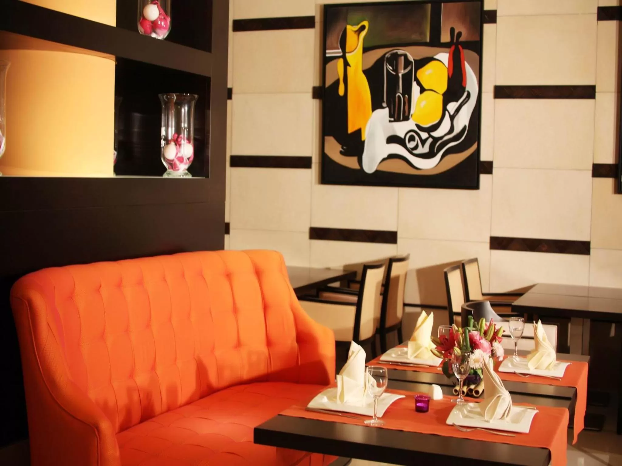 Restaurant/places to eat in Le Corail Suites Hotel