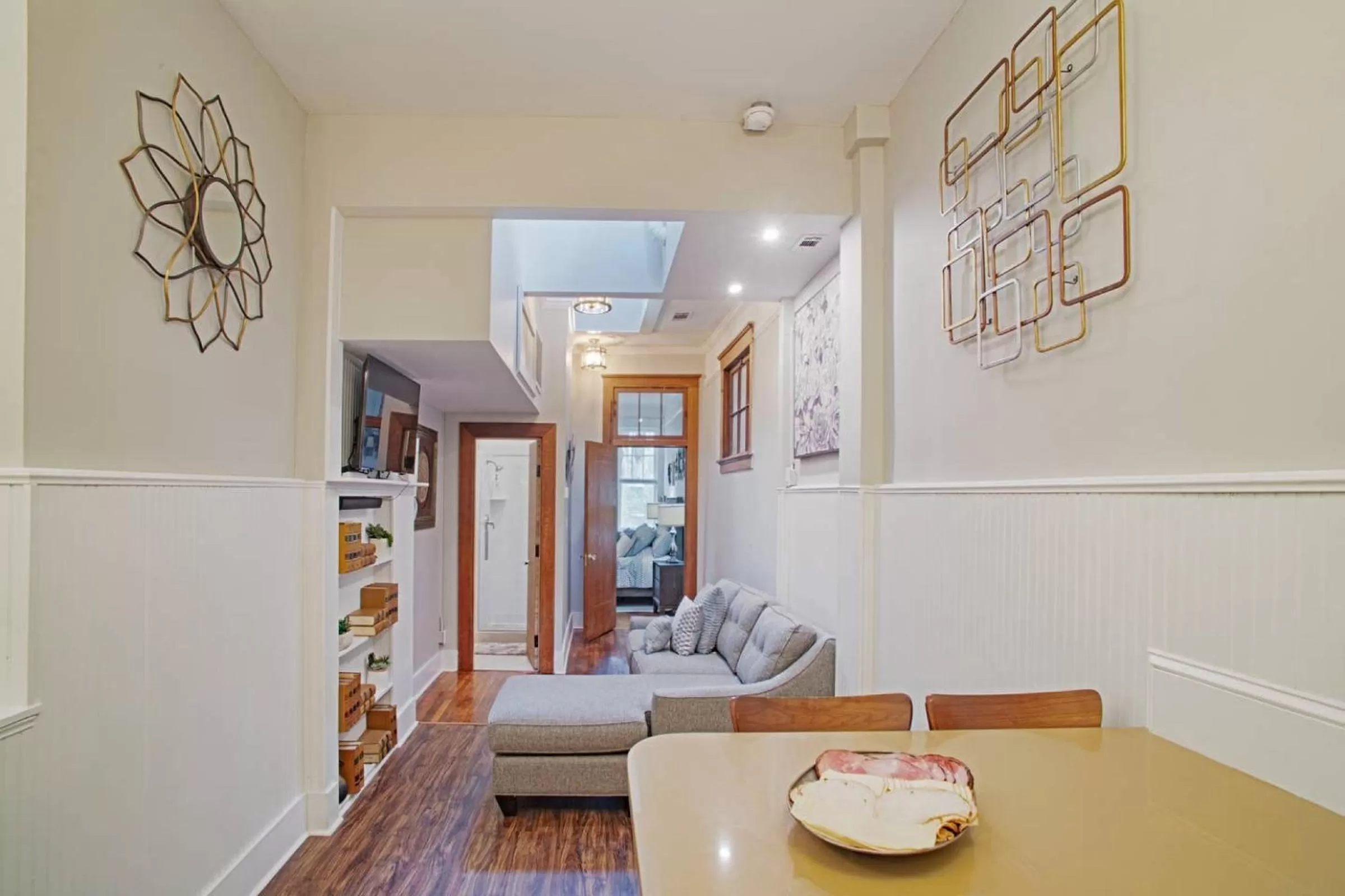 Living room in 101 E Waldburg - Cozy Cottage just off of Forsyth Park