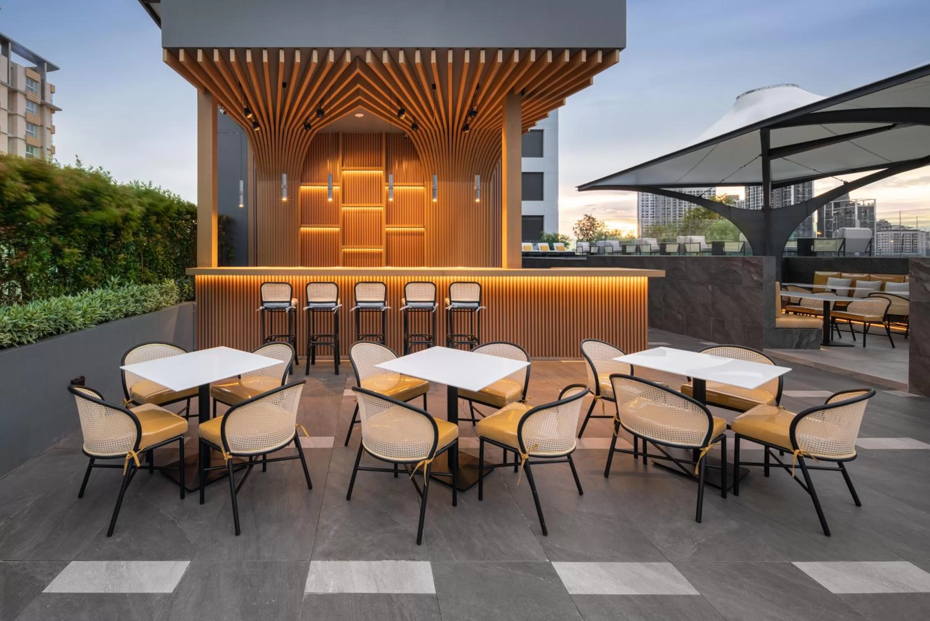 Restaurant/places to eat in Ramada Plaza by Wyndham Bangkok Sukhumvit 48