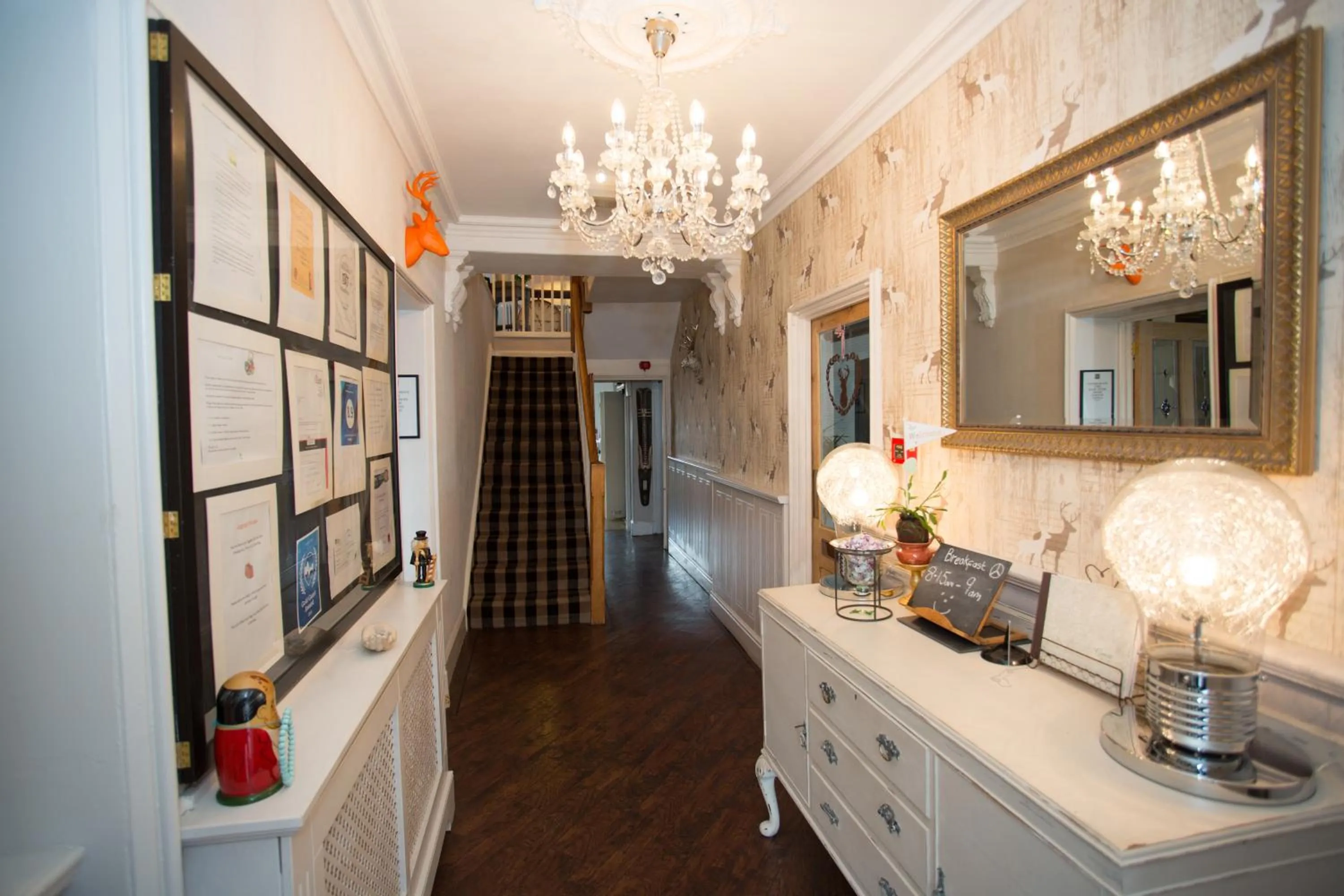 Lobby or reception in Holly Lodge Guest House with FREE off site health club