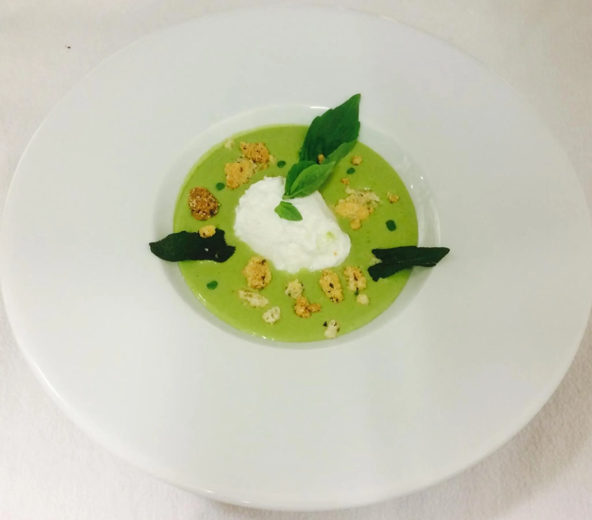 Food in Clos de Vallombreuse, The Originals Relais