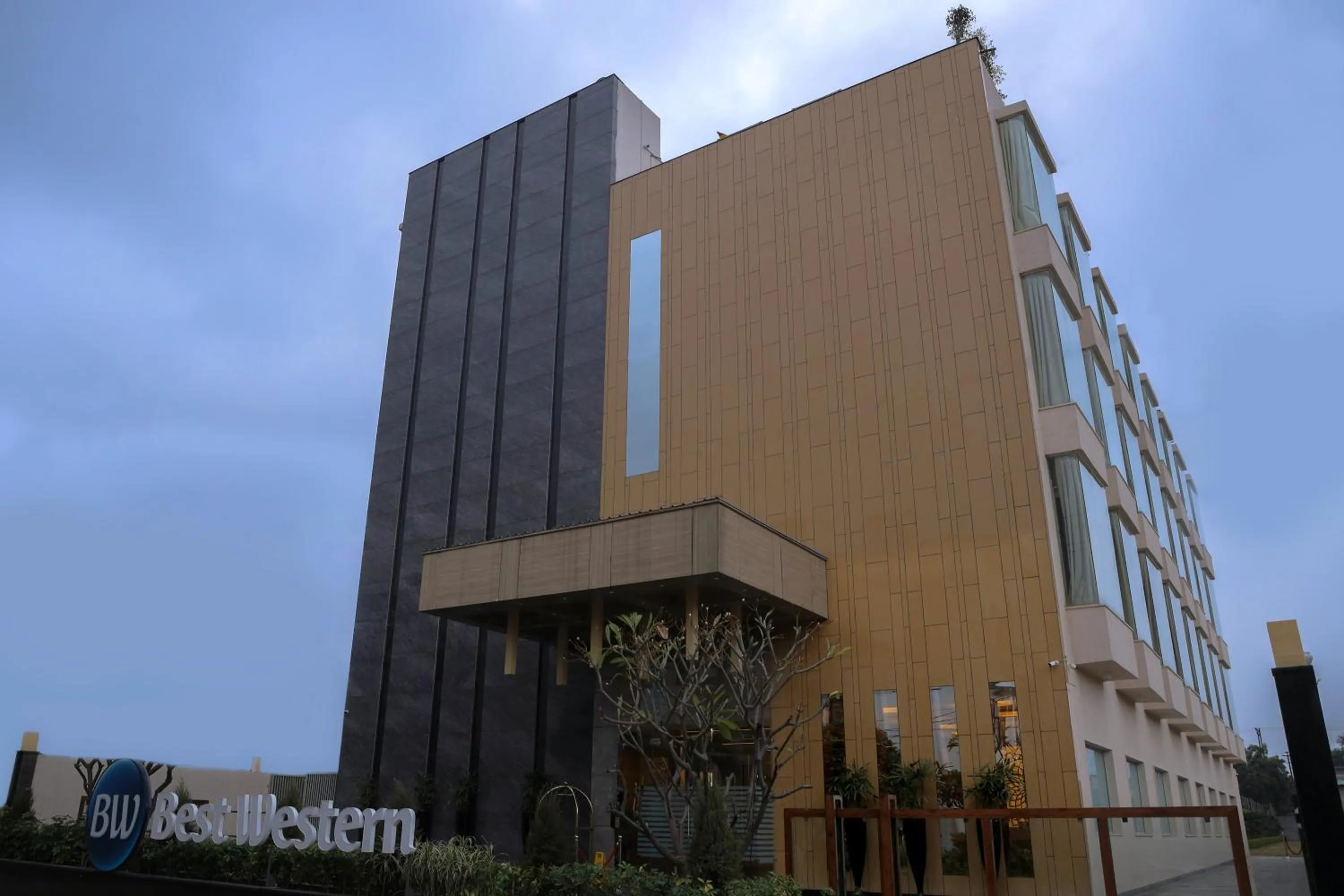 Property building in Best Western Vrindavan