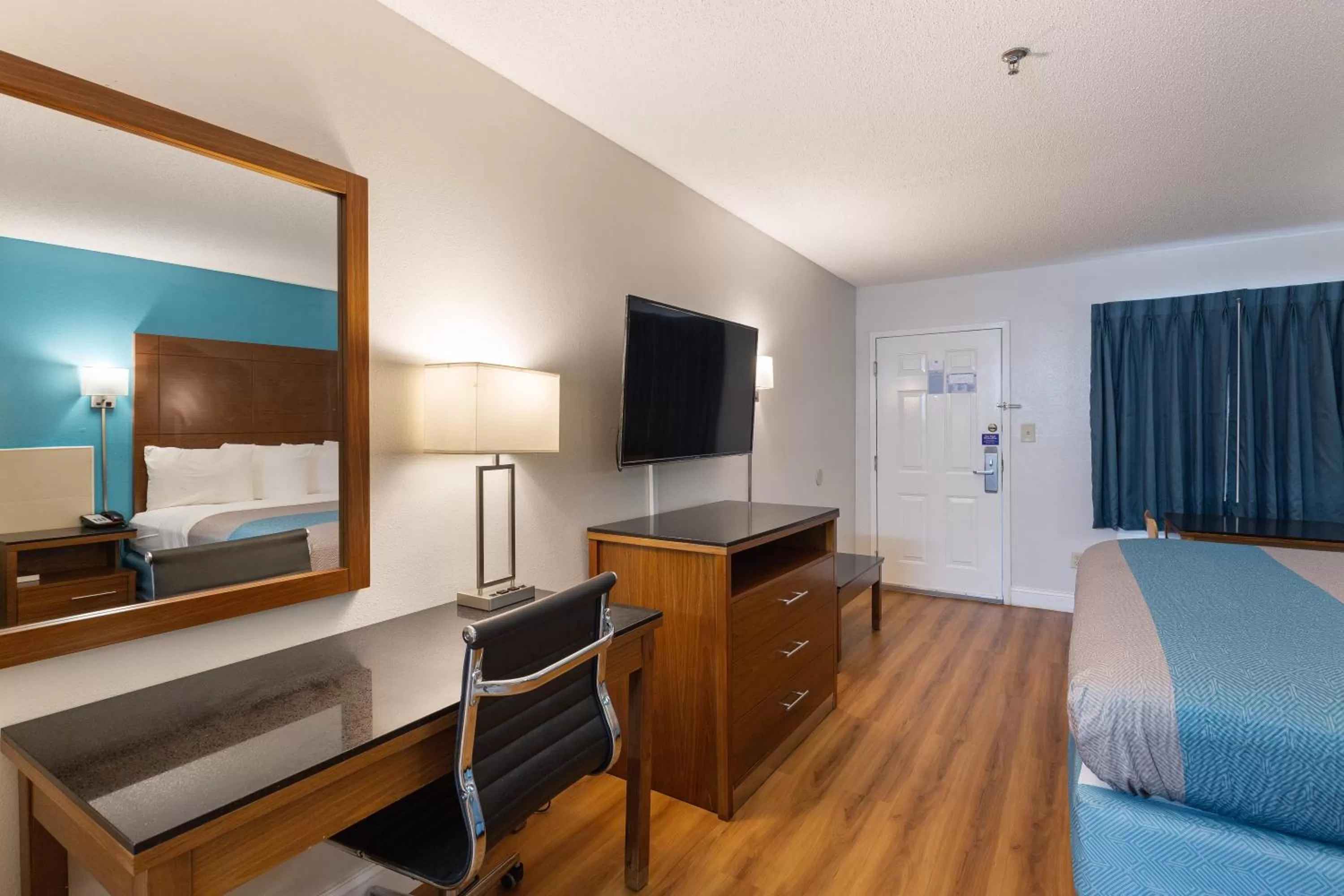 Bedroom, Bed in Motel 6-Albany, GA