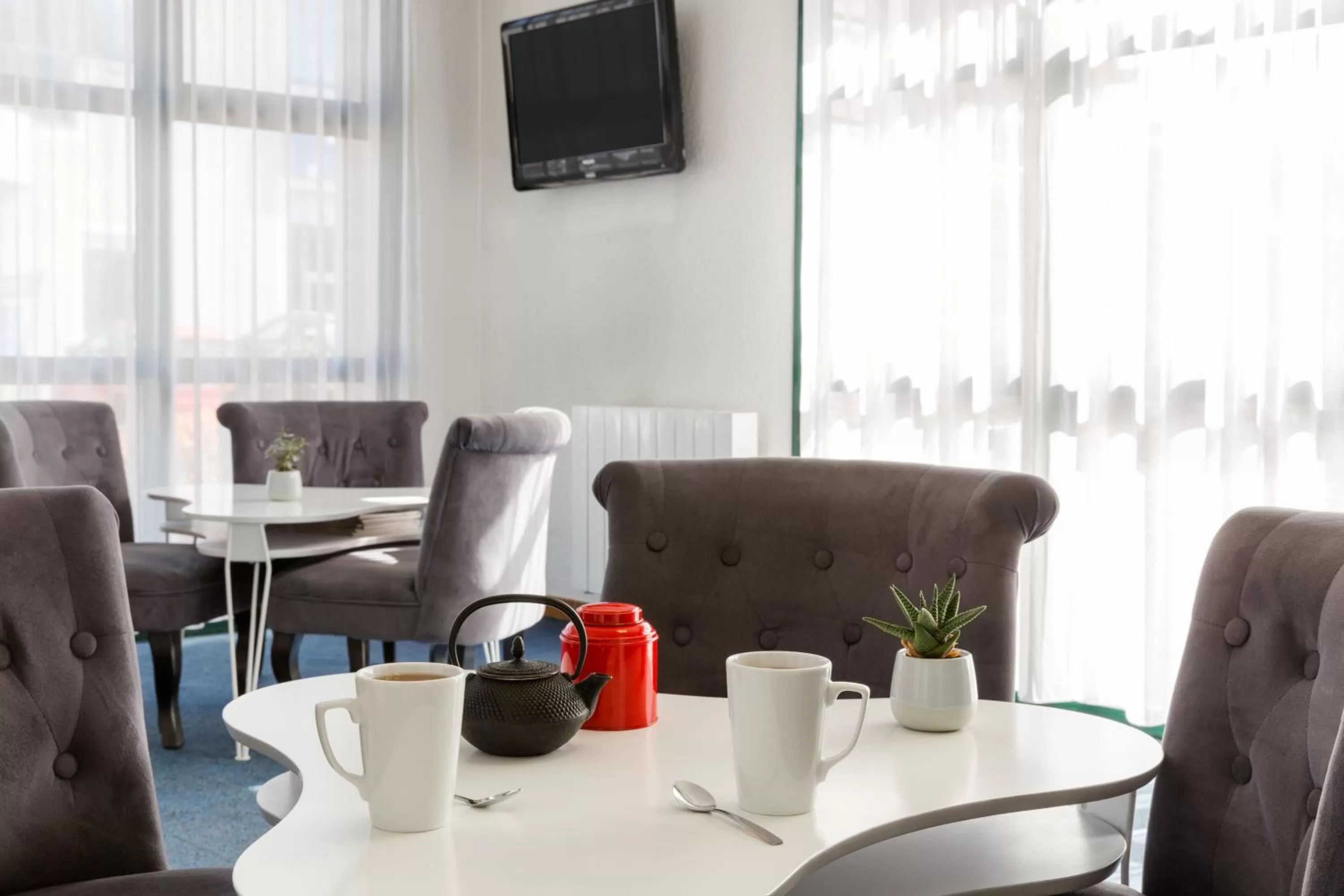 Lounge or bar in Kyriad Annecy Nord - Epagny