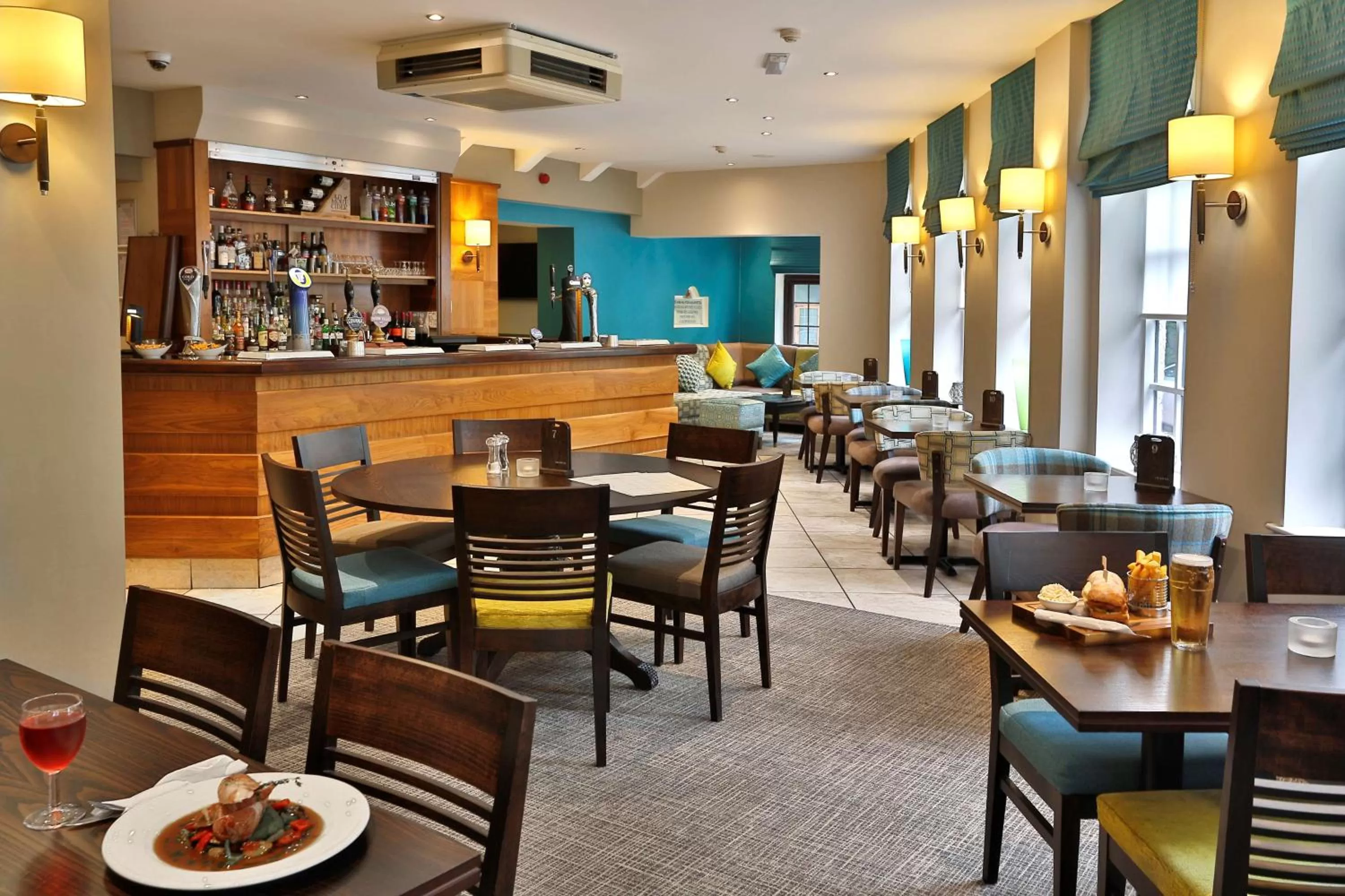 Lounge or bar in Best Western Plus Ullesthorpe Court Hotel & Golf Club