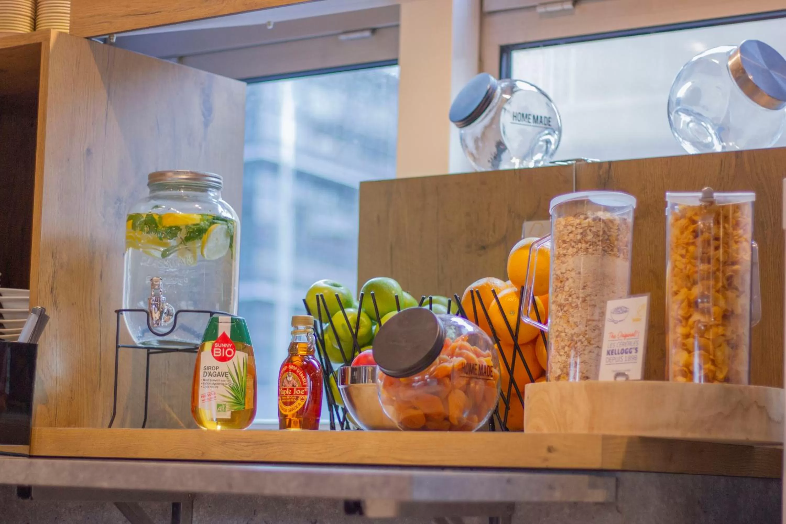 Buffet breakfast in ibis budget Porte D'Orleans