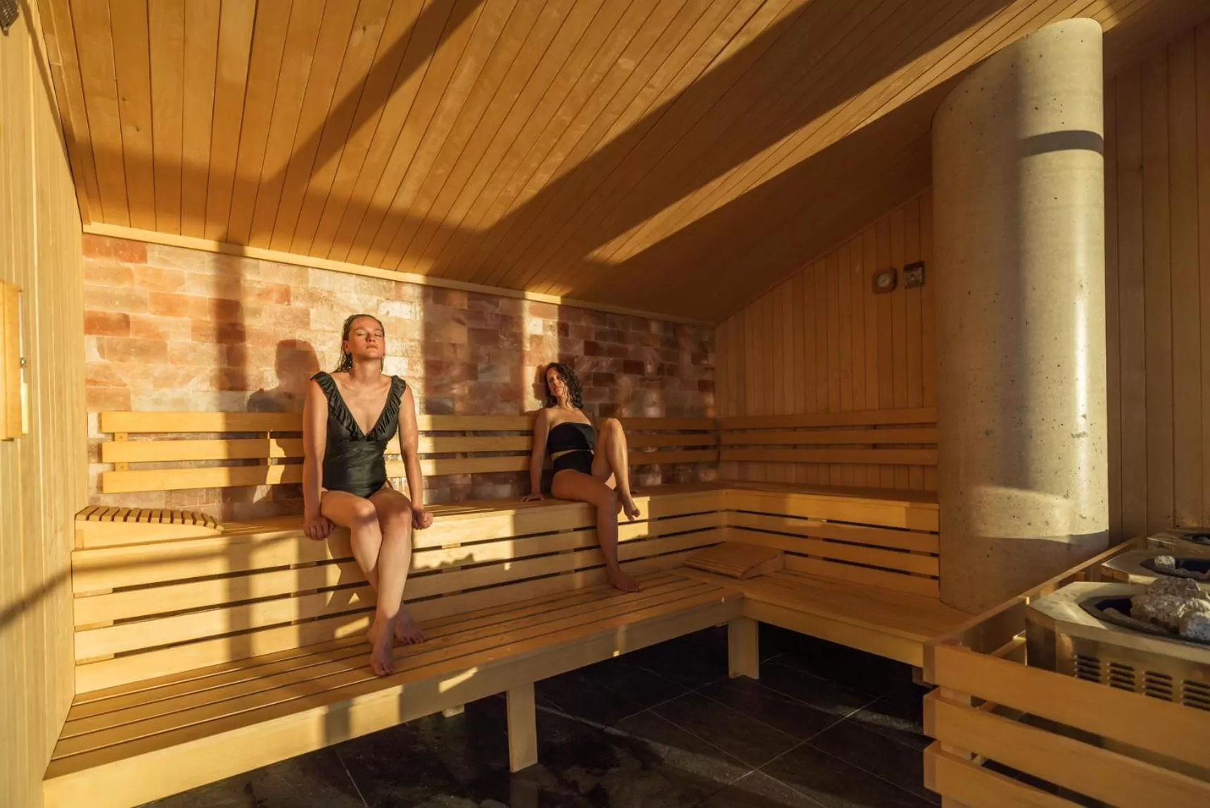 Steam room in Hôtel Le Navigateur