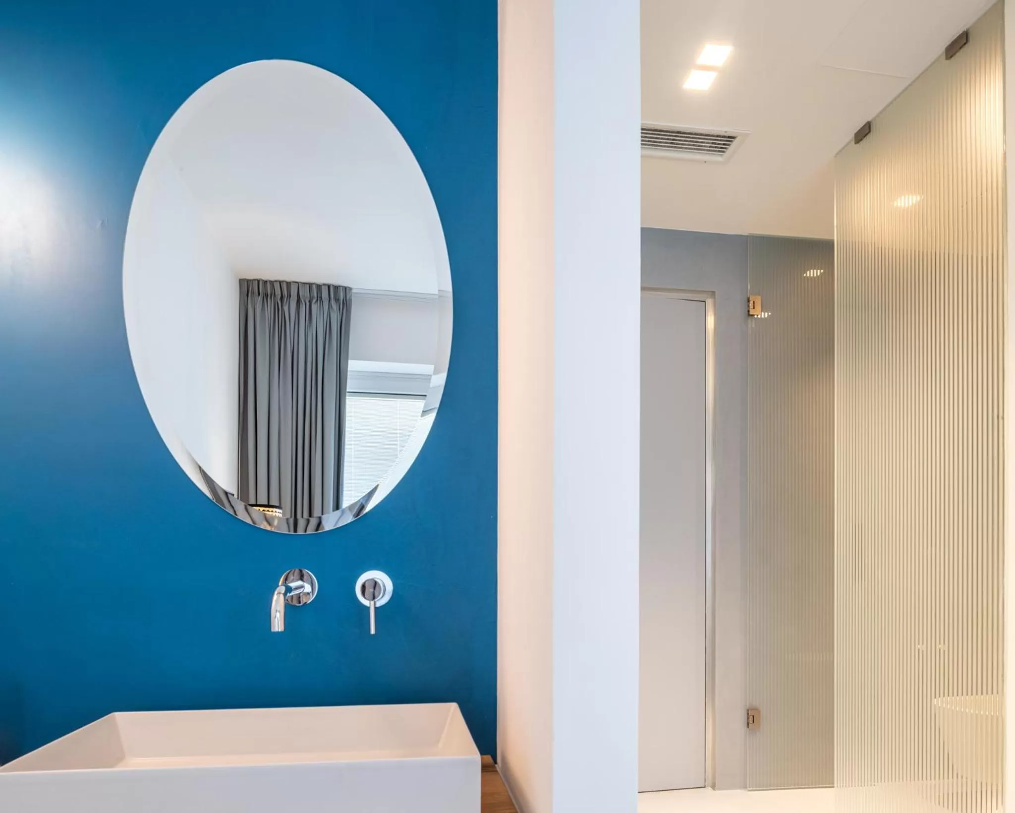 Photo of the whole room, Bathroom in Near Ortigia