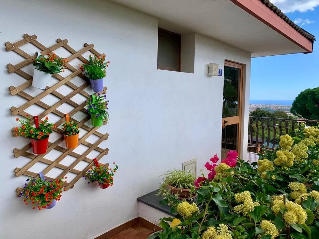Facade/entrance in b&b Casa di Antonio_Etna Vacanze