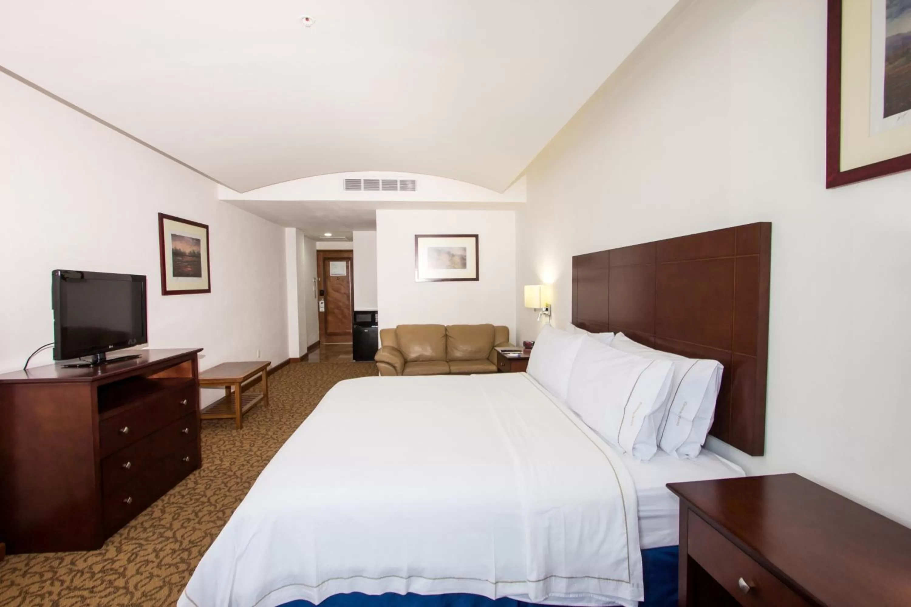 Bedroom, Bed in Holiday Inn Express Nuevo Laredo by IHG
