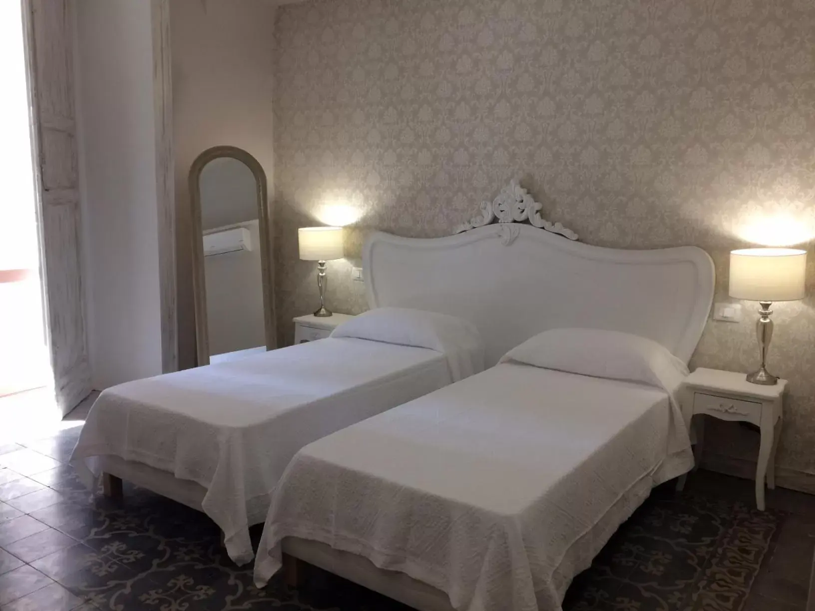 Deluxe King Room in La Casa di Alma Luxury rooms Deluxe King Room in La Casa di Alma Luxury rooms