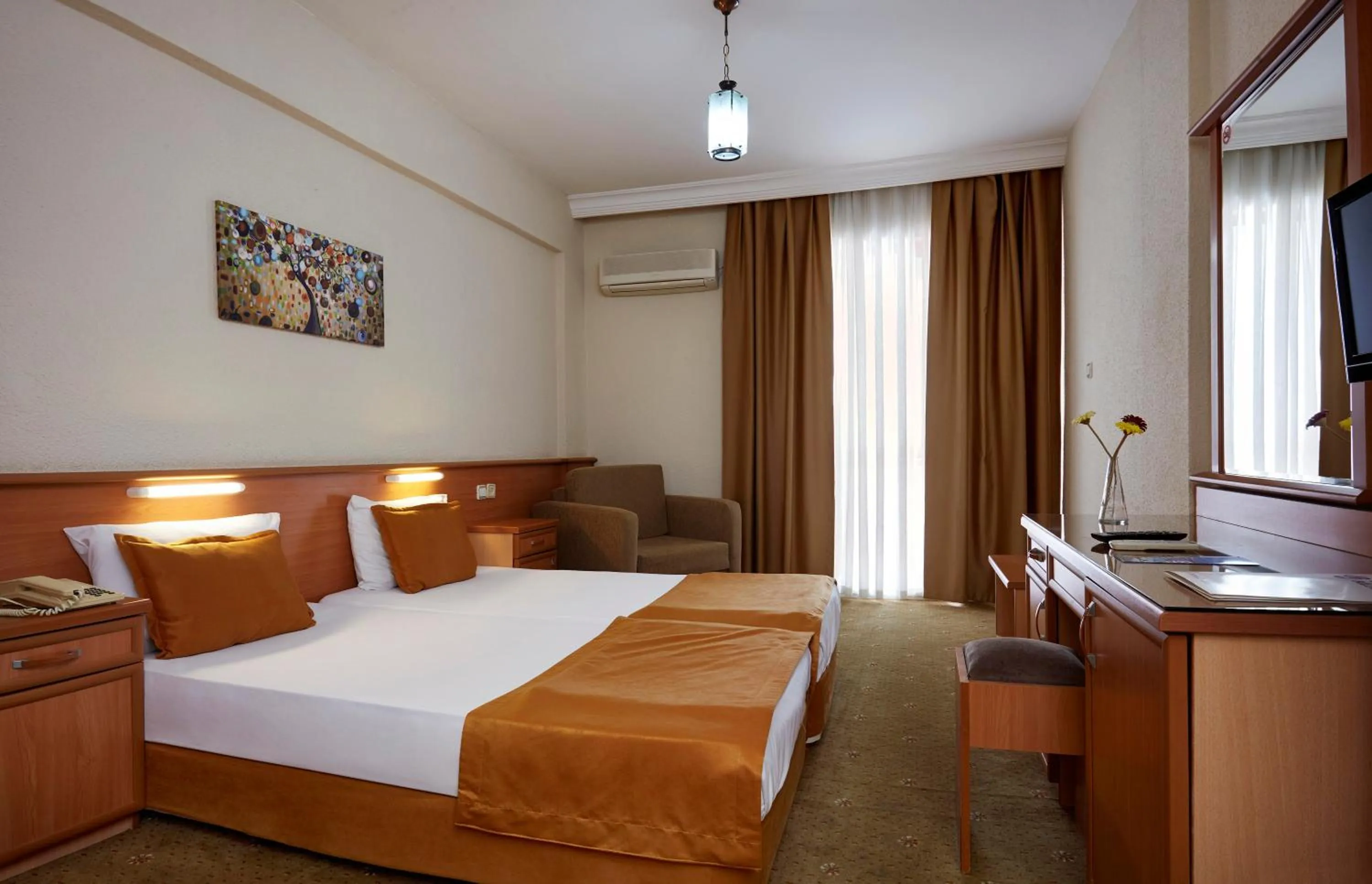 Photo of the whole room, Bed in Hotel Billurcu