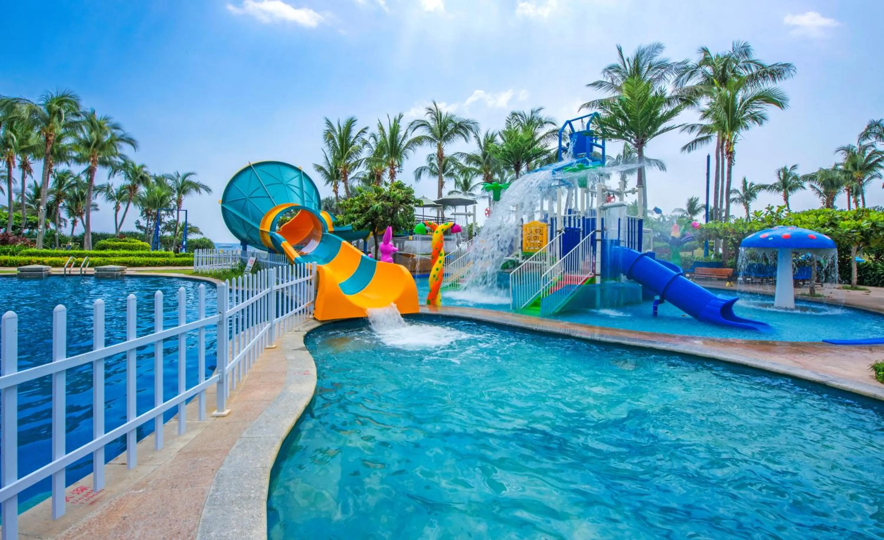 Aqua park in Horizon Resort & Spa Yalong Bay-Yalong Bay Central