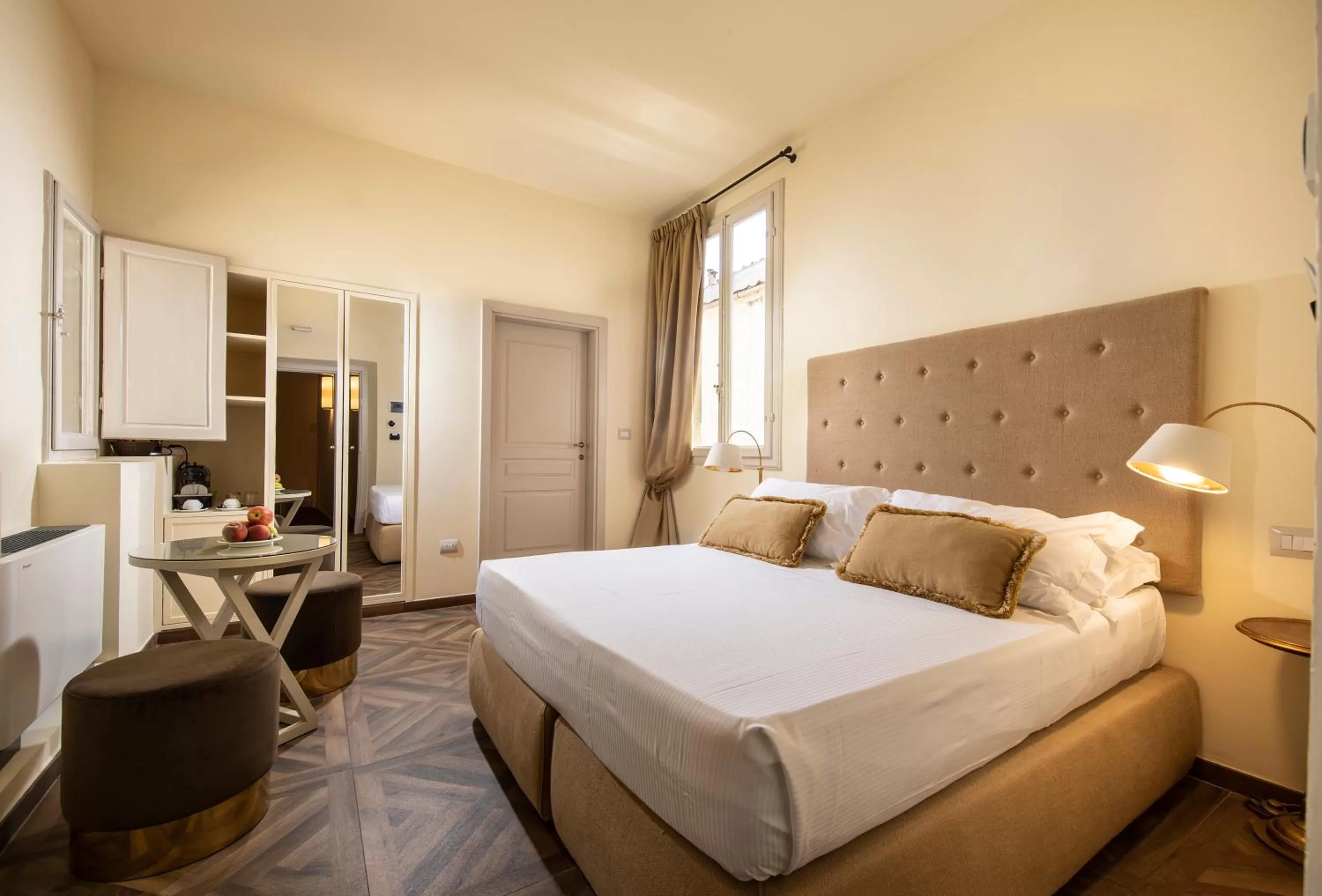 Photo of the whole room, Bed in Palazzo Martellini Residenza d'epoca