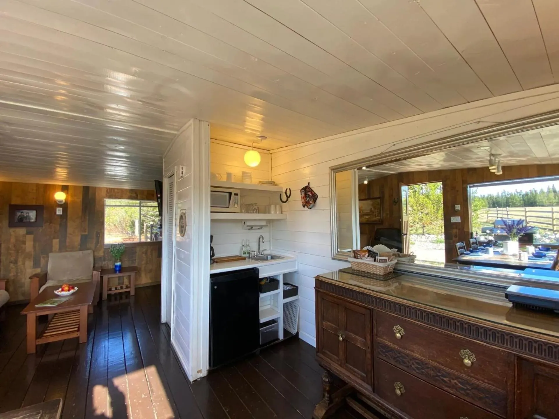 Coffee/tea facilities in Woodhouse Cottages And Ranch