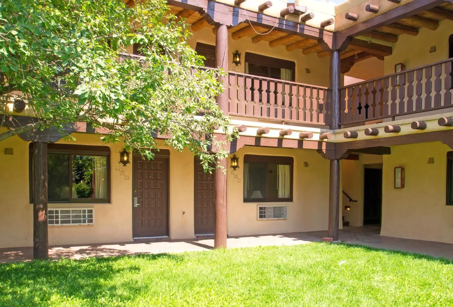 Property building in Sagebrush Inn & Suites