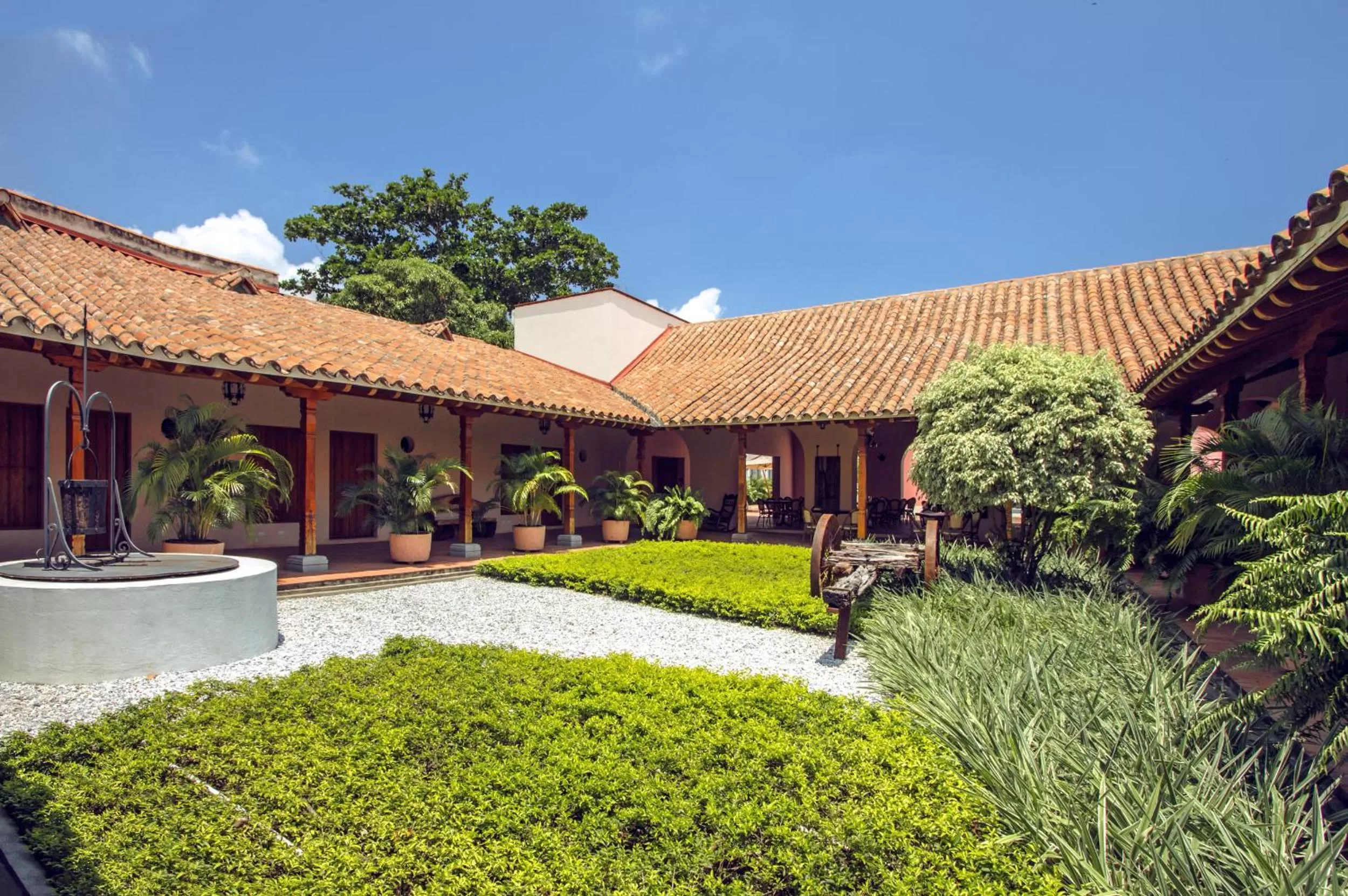 Facade/entrance, Property Building in Hotel Doña Manuela