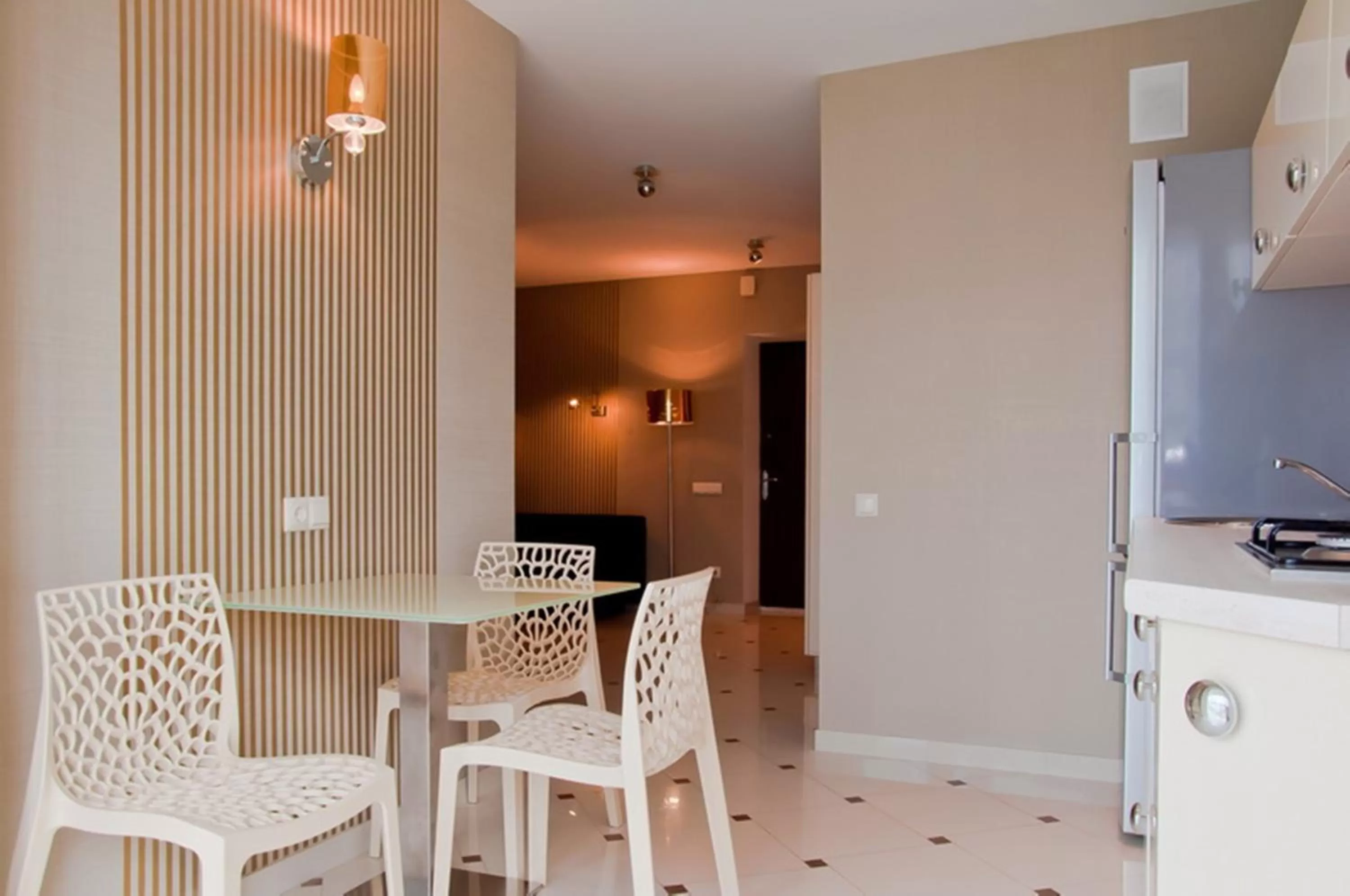 Kitchen or kitchenette, Dining Area in Partner Guest House