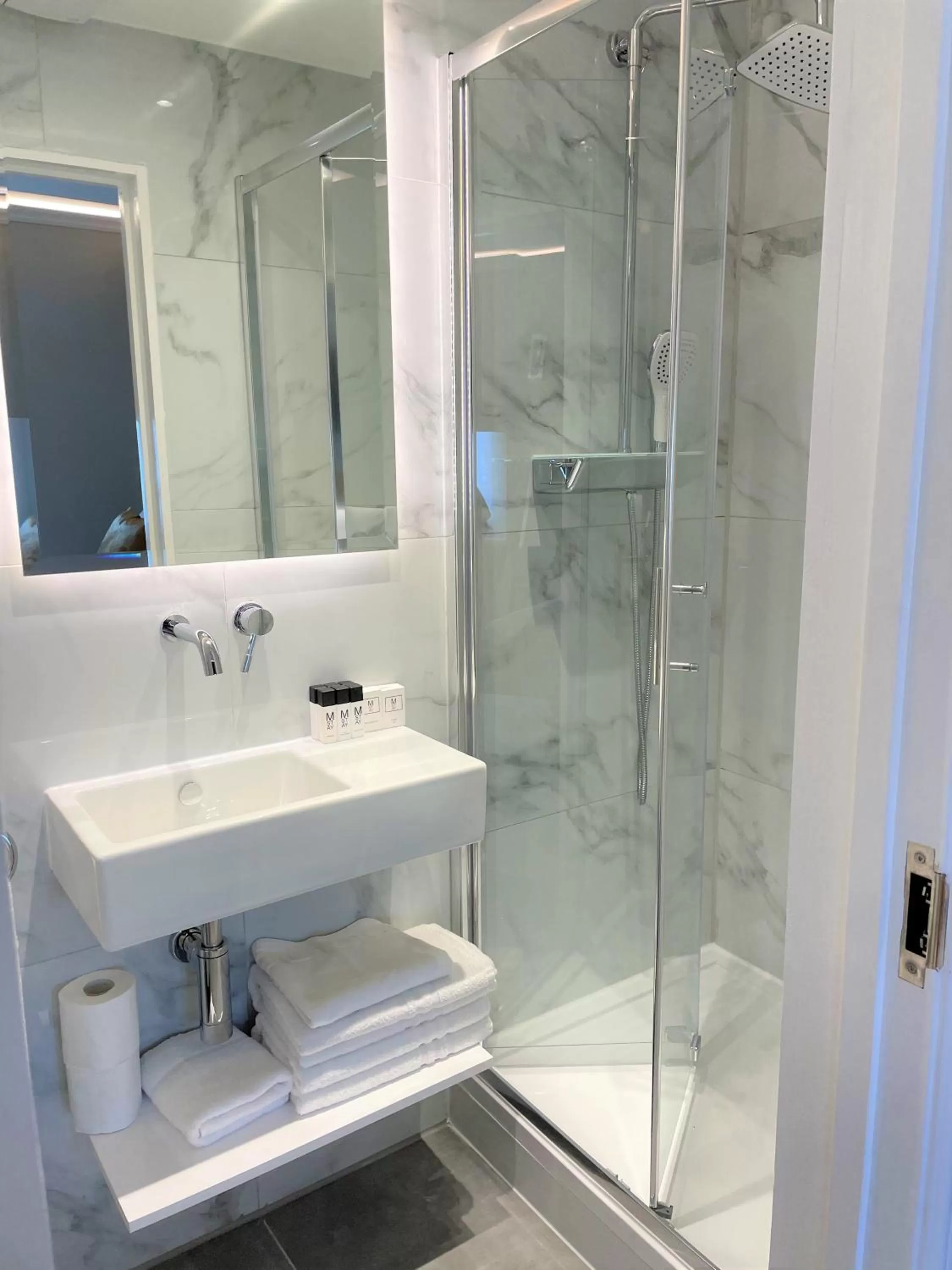 Bathroom in 198 Studios