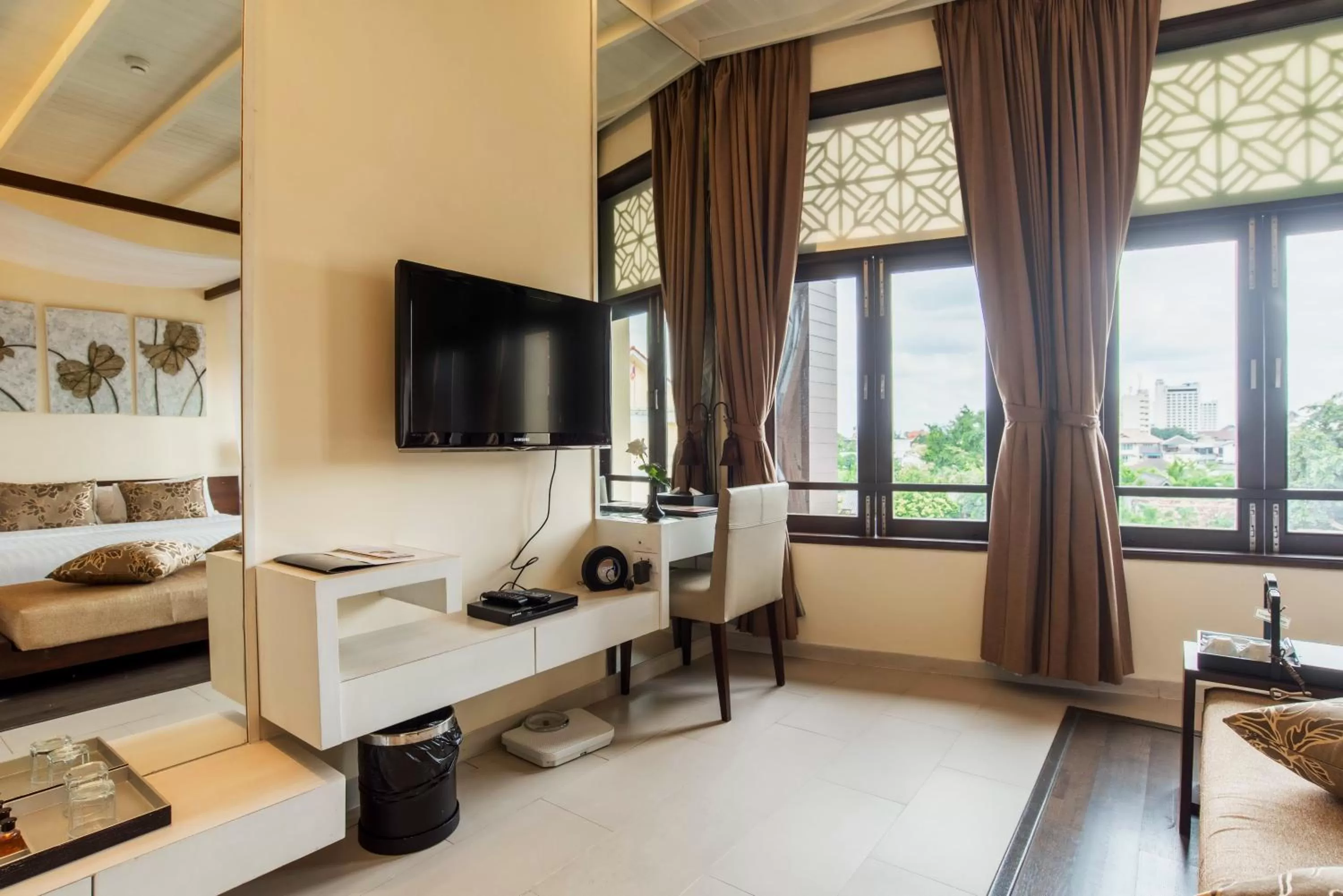 TV and multimedia, Bed in De Chai Colonial Hotel & Spa - SHA Plus