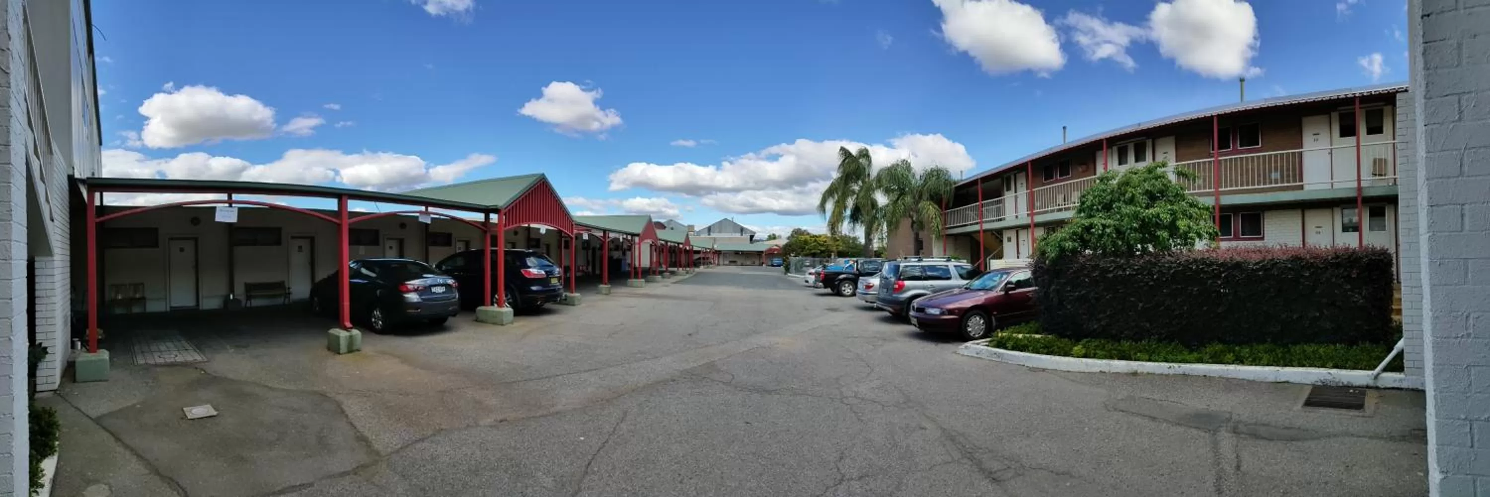 Property building in Hume Inn Motel Albury CBD