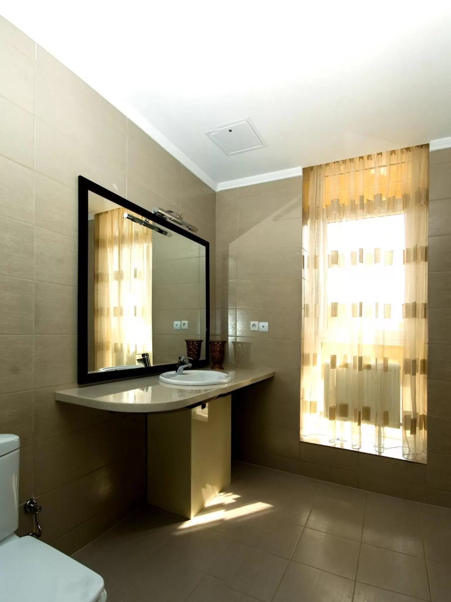 Bathroom in Manhattan Hotel & Restaurant