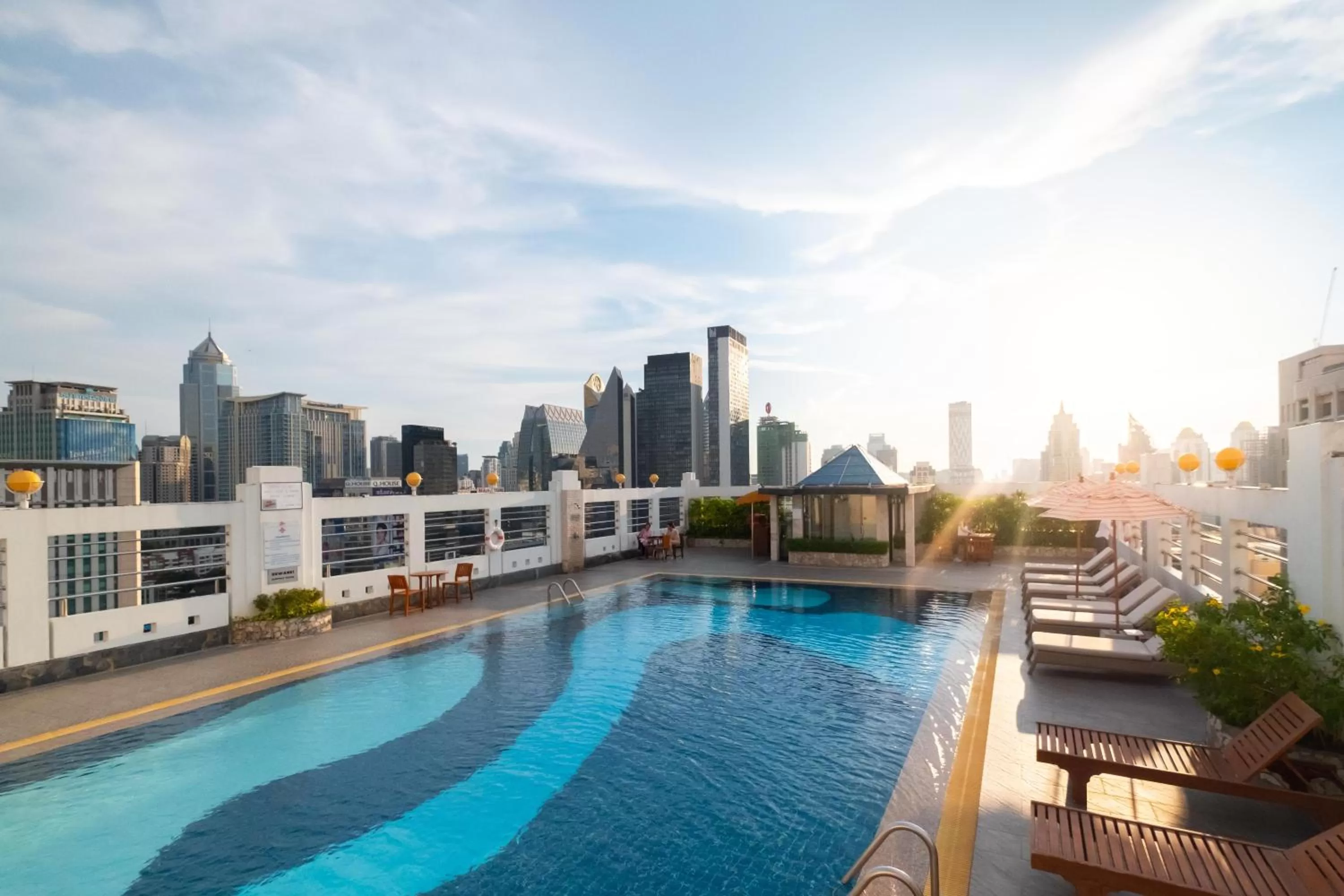 Swimming pool in Zenith Sukhumvit Hotel, Bangkok
