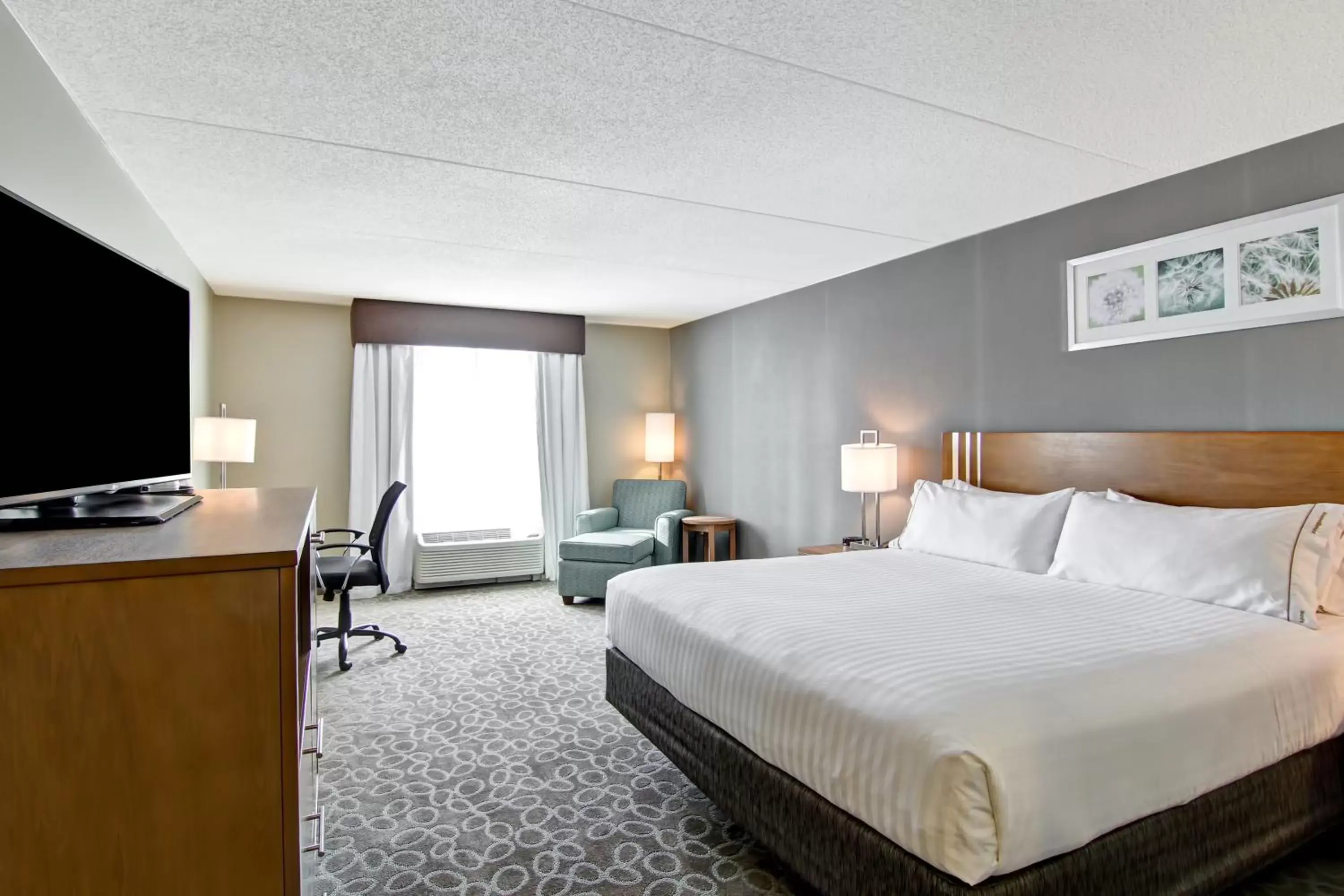 Holiday Inn Express & Suites Oshawa Downtown - Toronto Area by IHG Holiday Inn Express & Suites Oshawa Downtown - Toronto Area by IHG