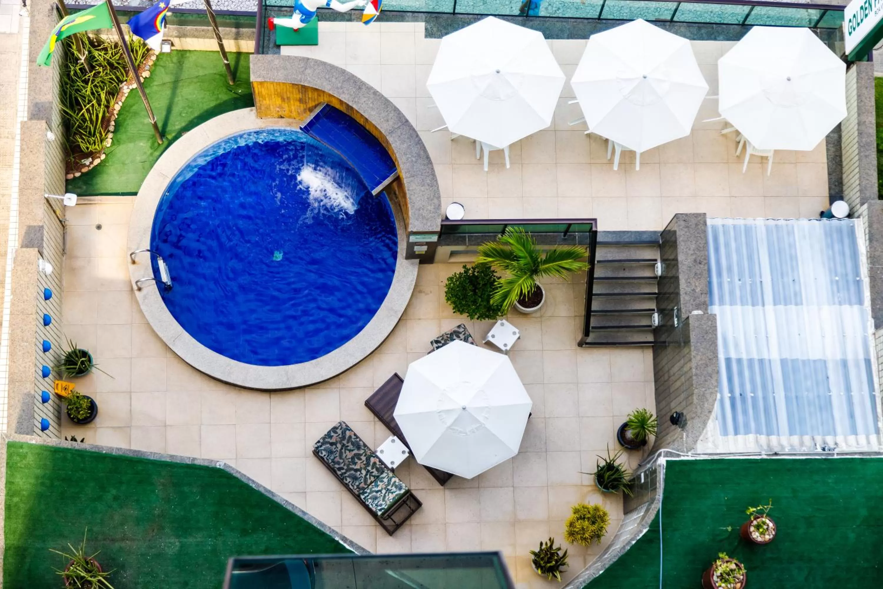 Swimming pool in Hotel Golden Park Recife Boa Viagem By Nacional Inn