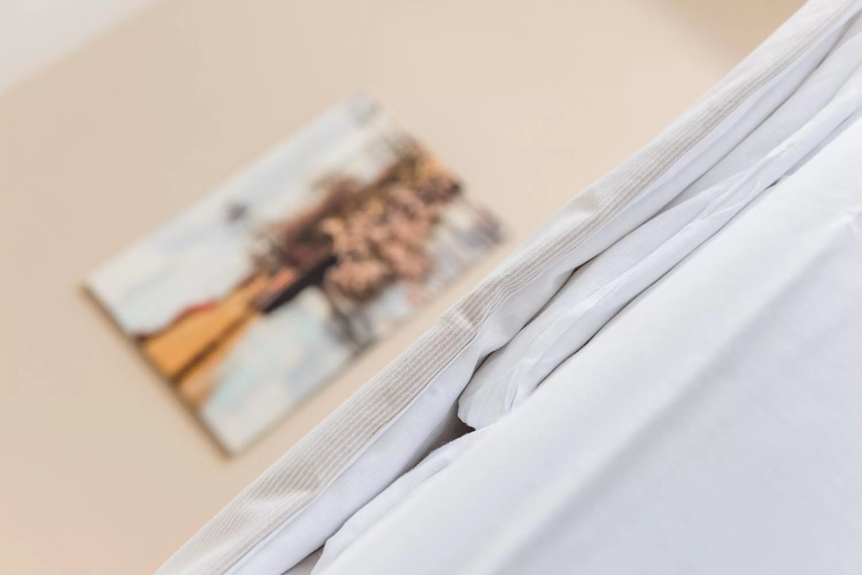 Bed in Schäfers Hotel, Self-Check-in, Cafe und Bäcker am Hotel