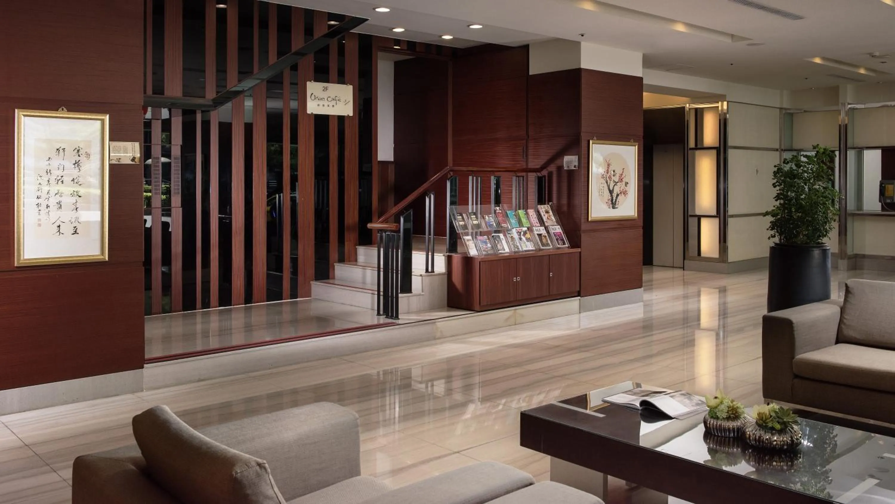 Lobby or reception in Urban Hotel33