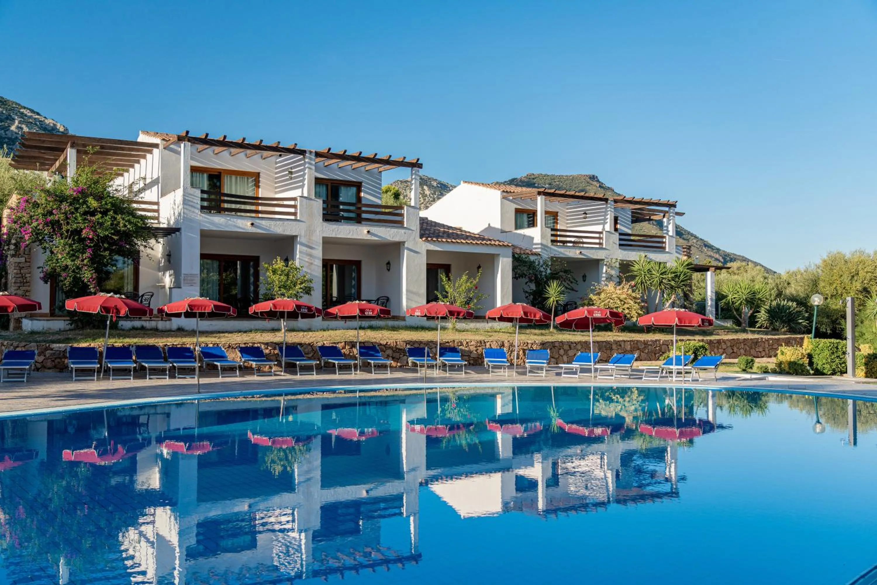 Swimming pool in Club Esse Palmasera