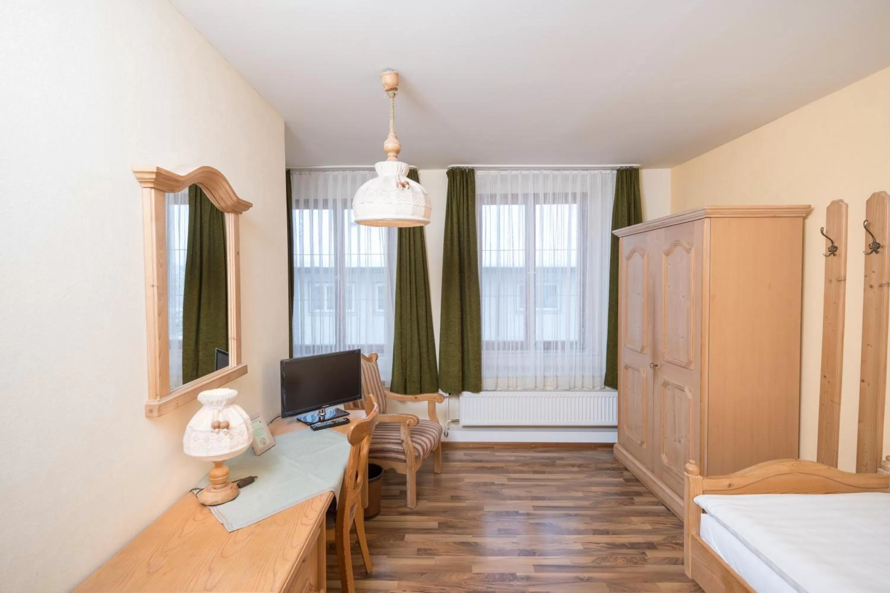 Seating area, Bed in Der Adler