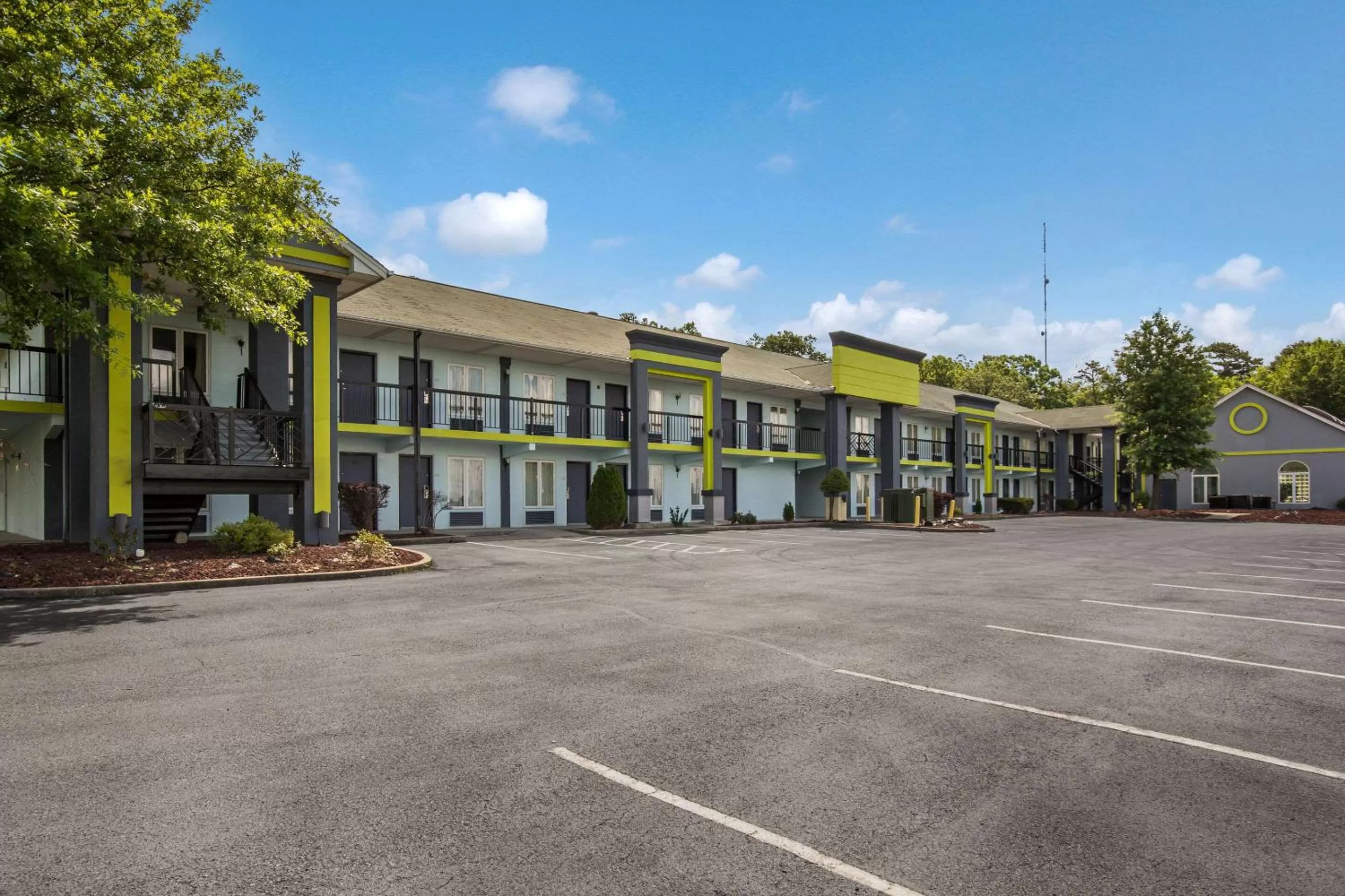 Property building in Quality Inn London North