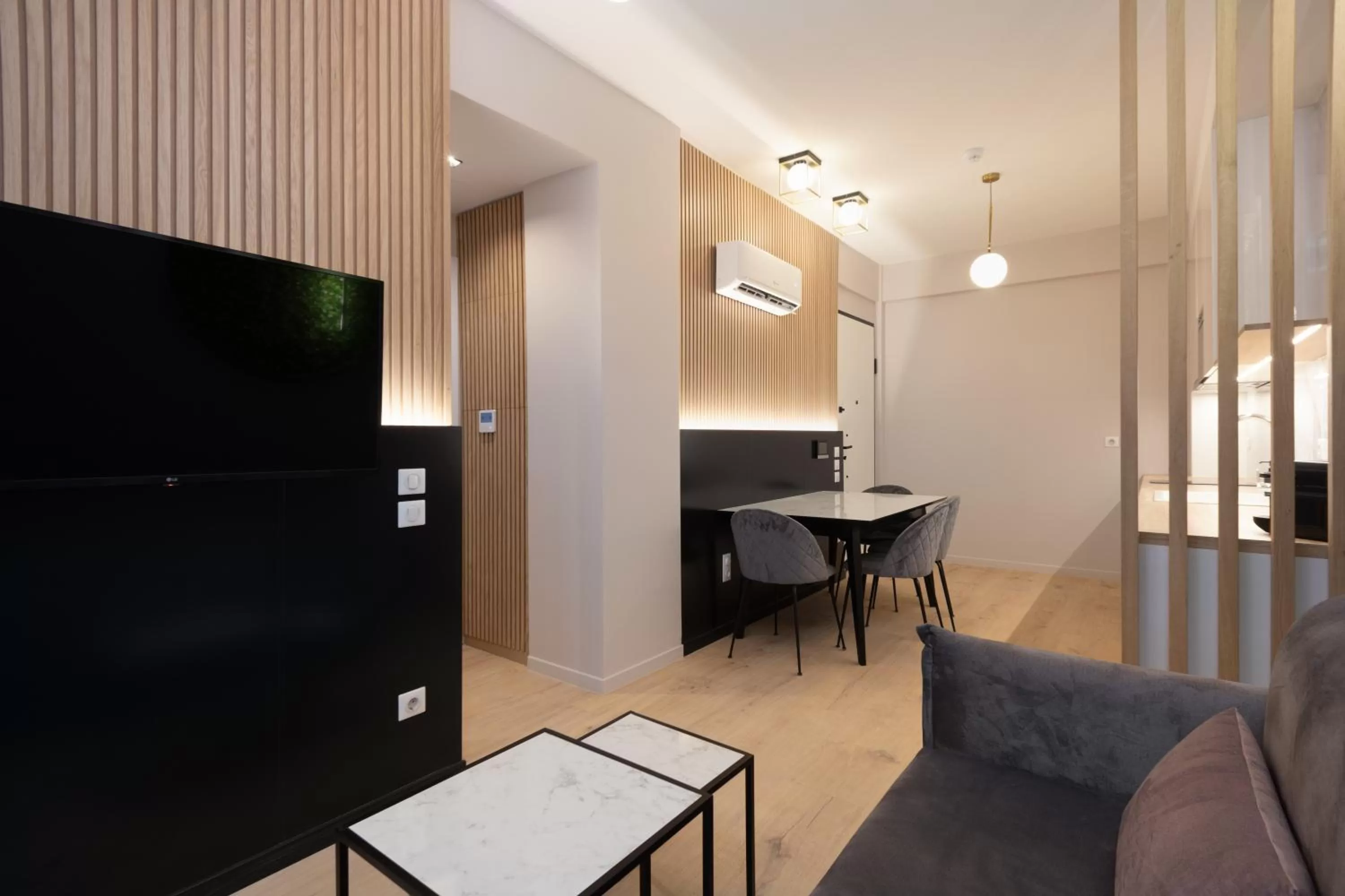 TV and multimedia in LUX&EASY Athens Downtown Residences