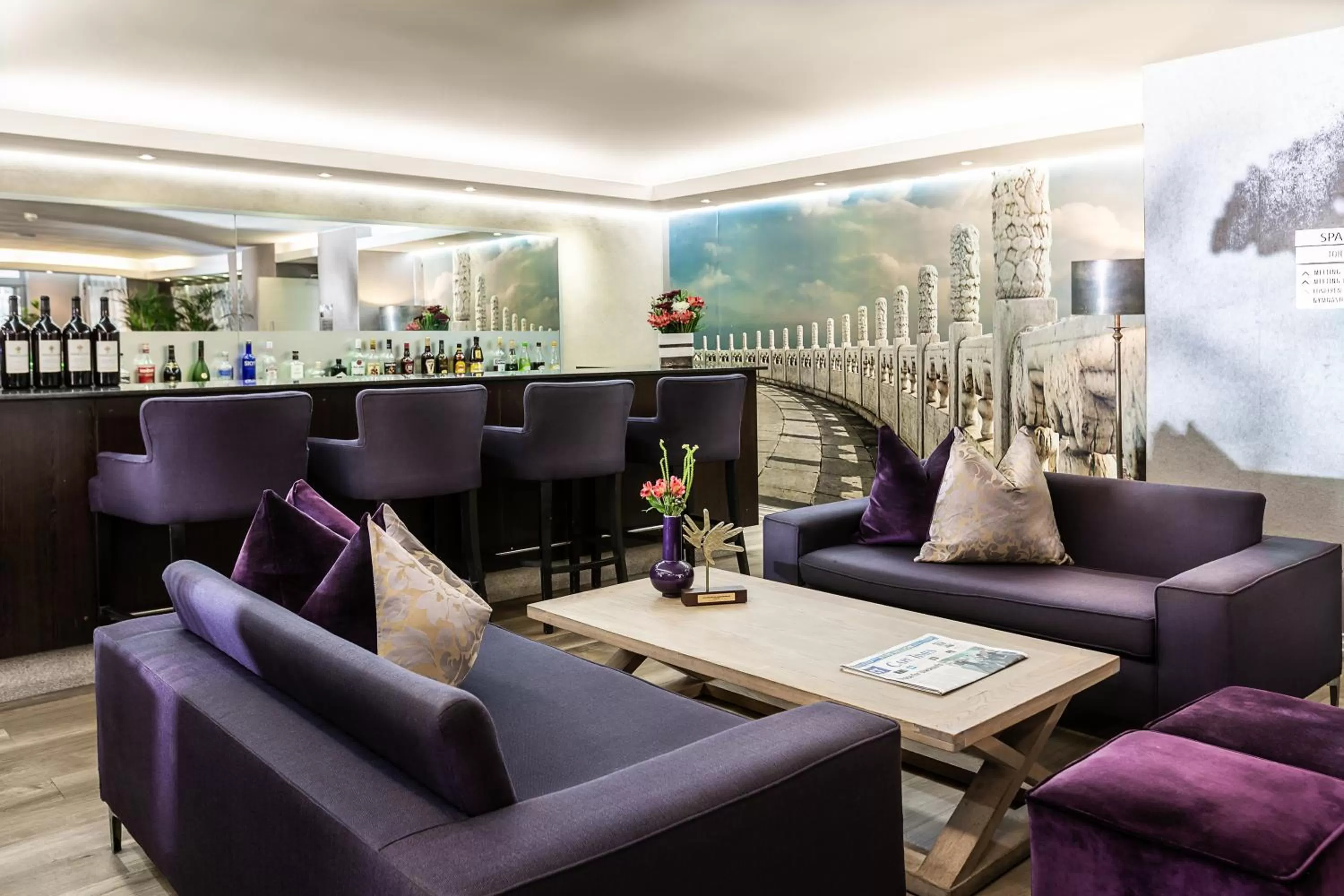 Lounge or bar in The Hyde All Suite Hotel