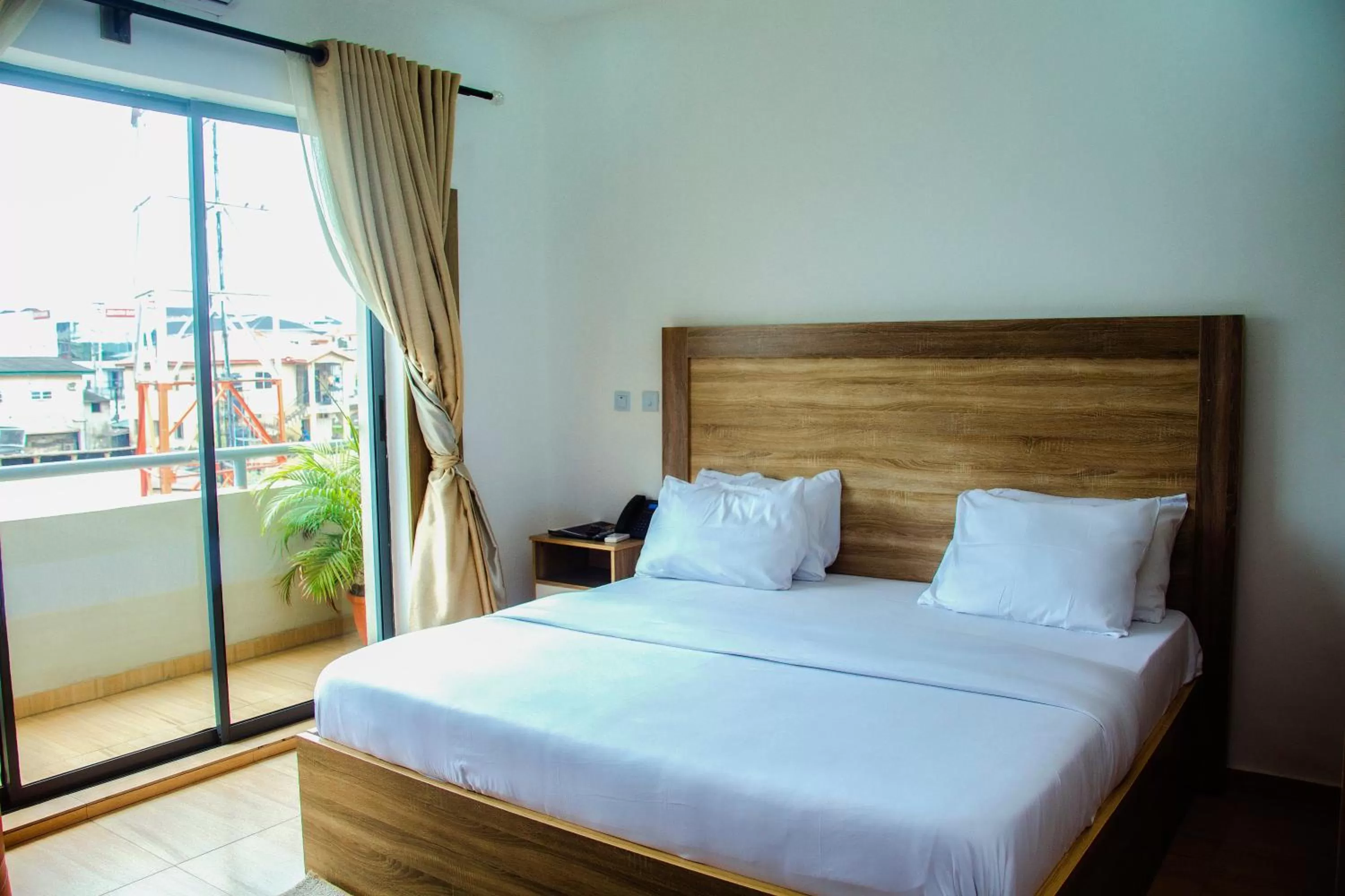 Bed in Hotel Capitol