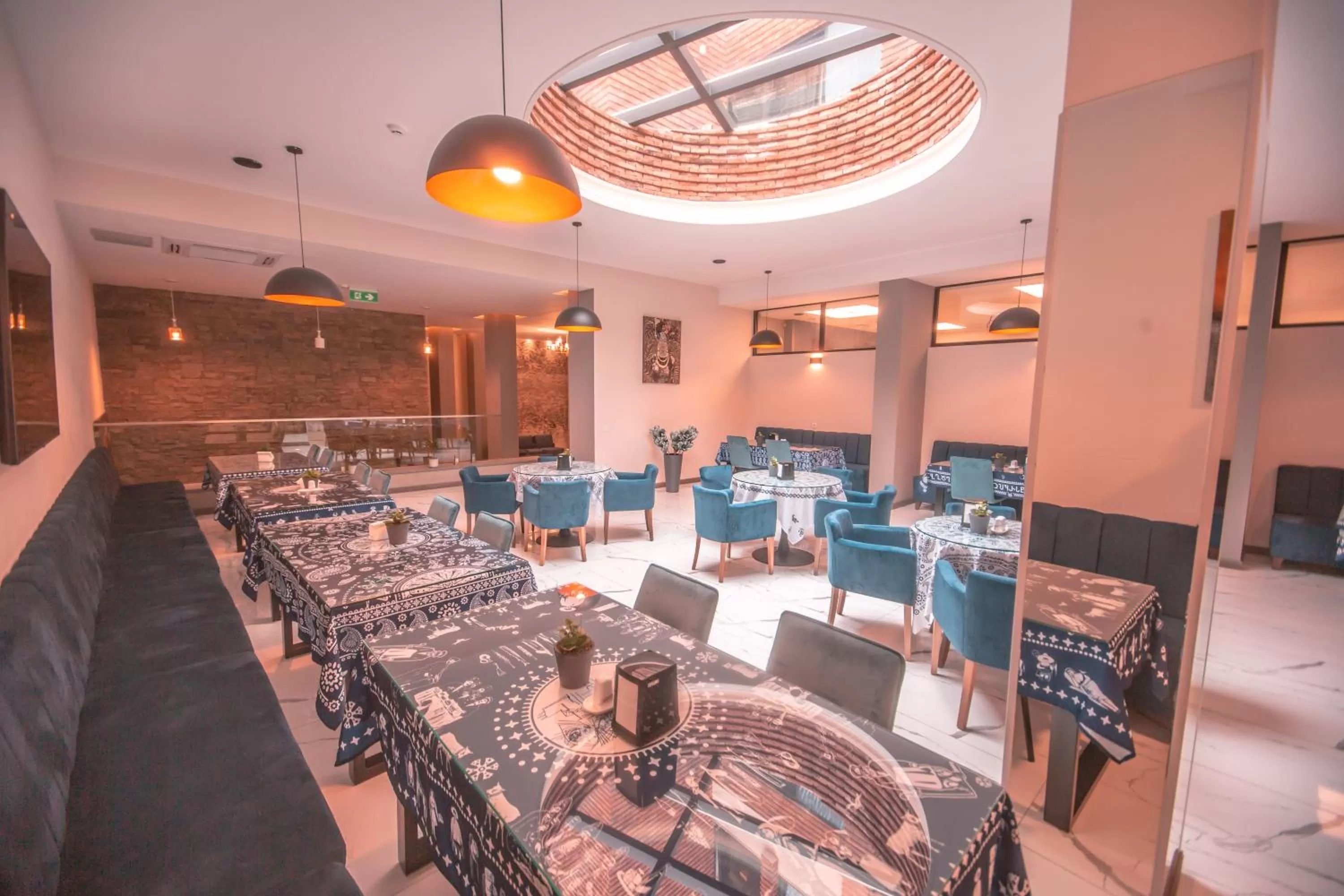 TV and multimedia, Restaurant/Places to Eat in Hotel Banovani